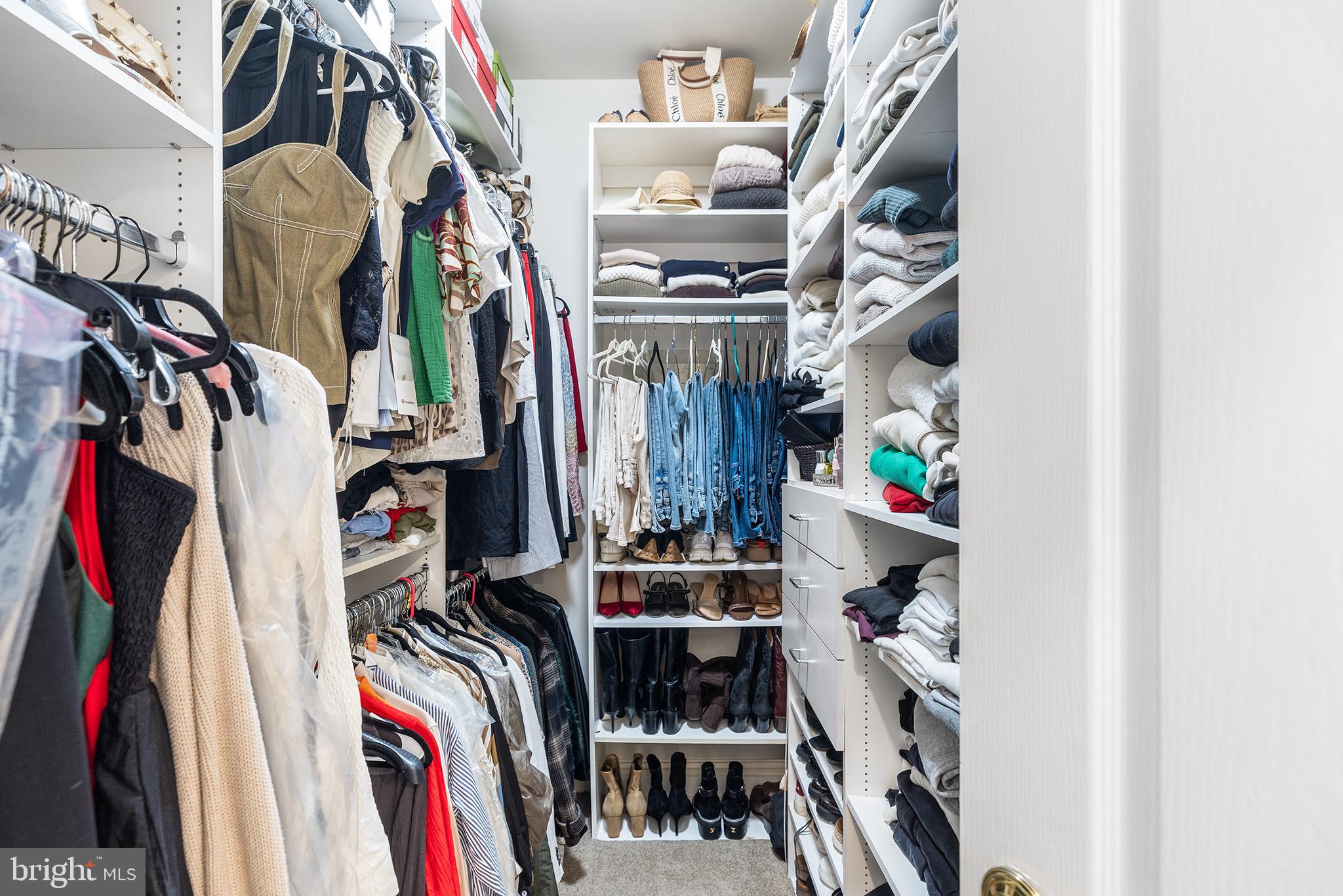 DAYLESFORD LAKE - Residential