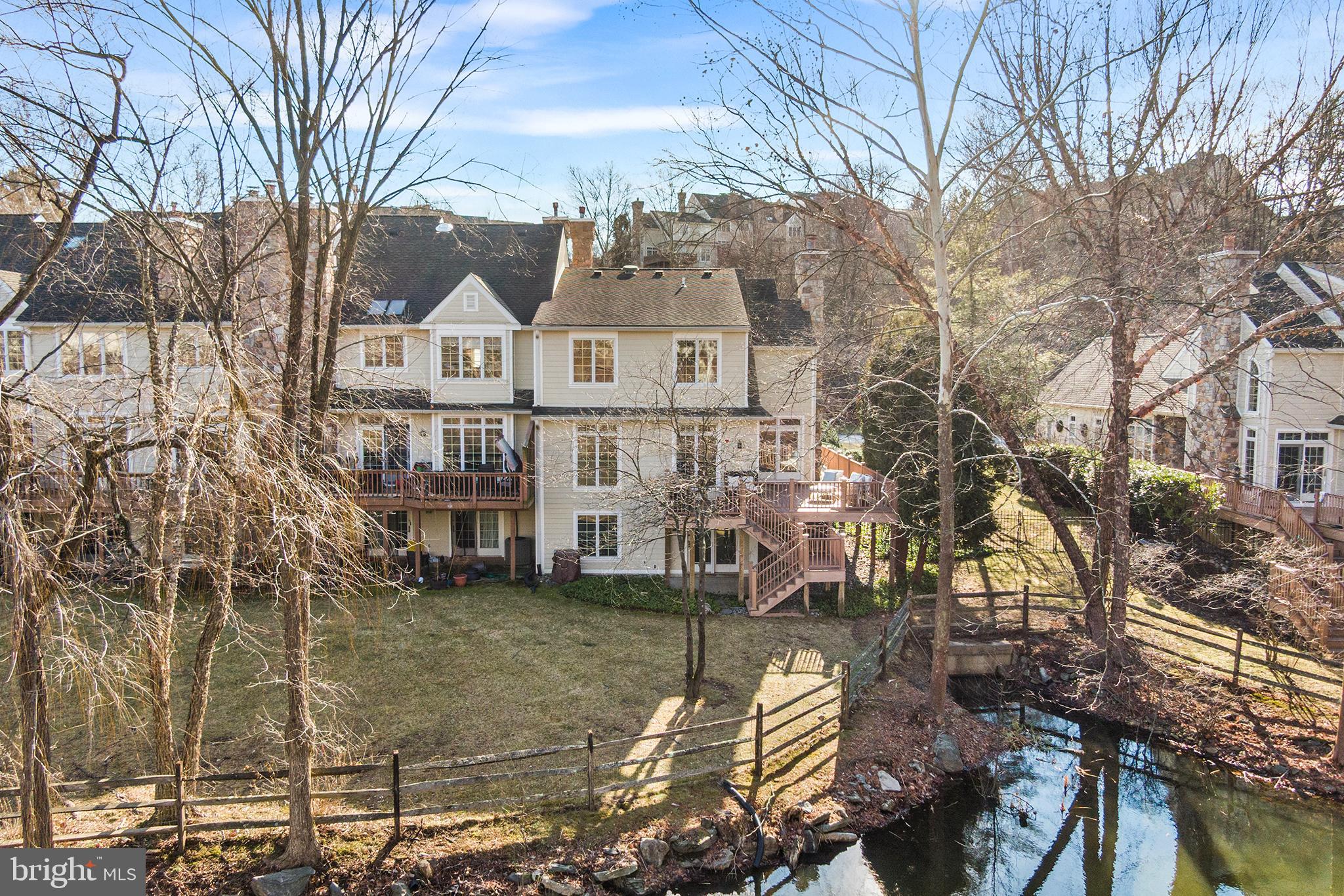 DAYLESFORD LAKE - Residential