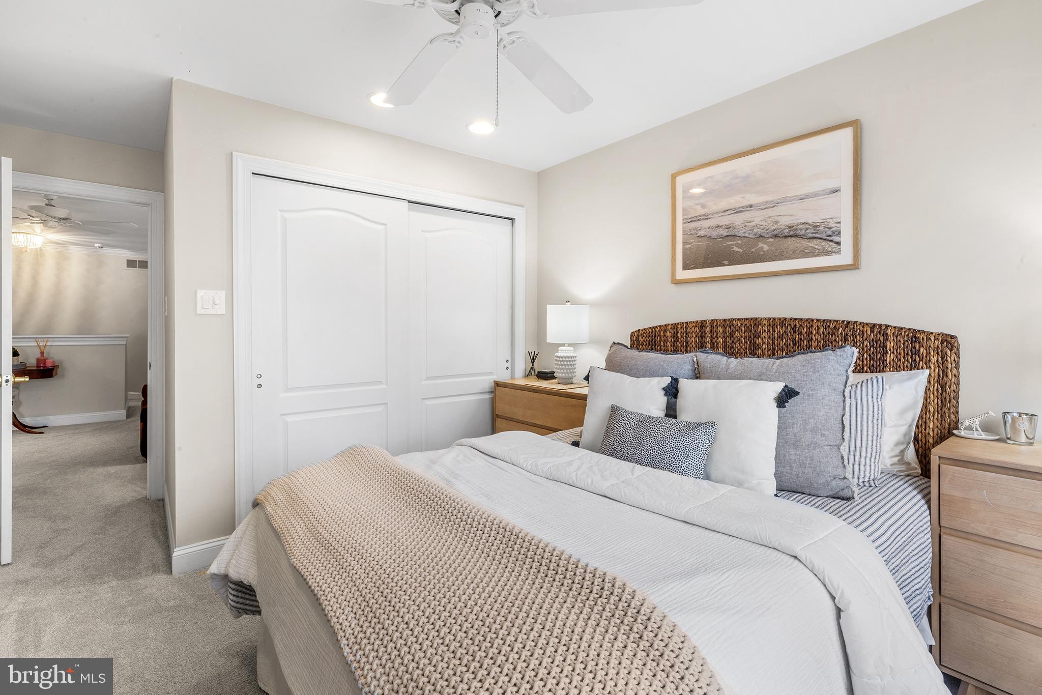 DAYLESFORD LAKE - Residential