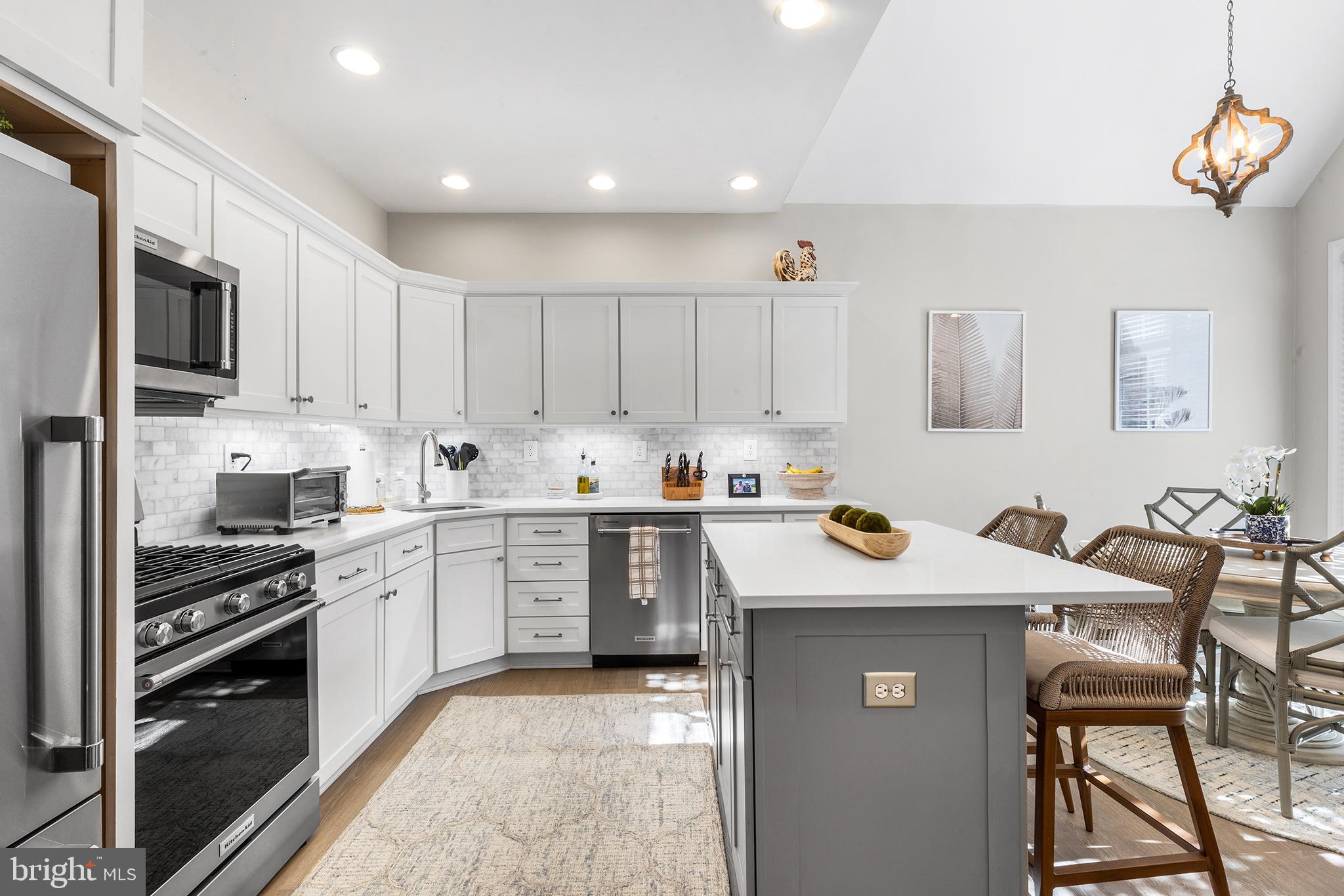 DAYLESFORD LAKE - Residential