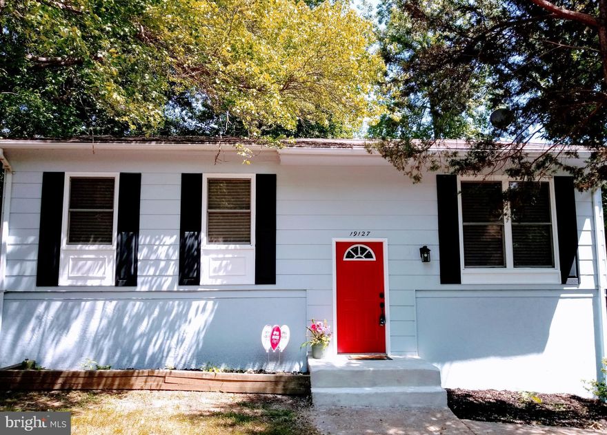 *REDUCED*$15,000. Beautifully,.Renovated: 1800sqft /Bi-level. Just Min.to Quantico & FBI Academy. Commuter's Dream: VRE,Amtrak,Buses,I-95. Quintessential nested on a Spacious tree-flat-wooded lot. Finshd in-law suite & Recroom/2nd Mstrbdrmin lowerlvl. Upgrades Galore&More! *Home Warranty* Closing Cost Assistance..*Contract Pending* Accepting Back-up Offers*