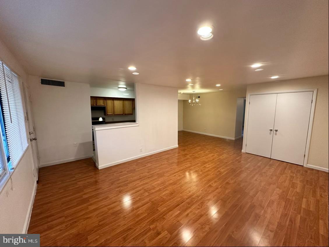 STONEGATE CONDO- PHASE I - Residential Lease