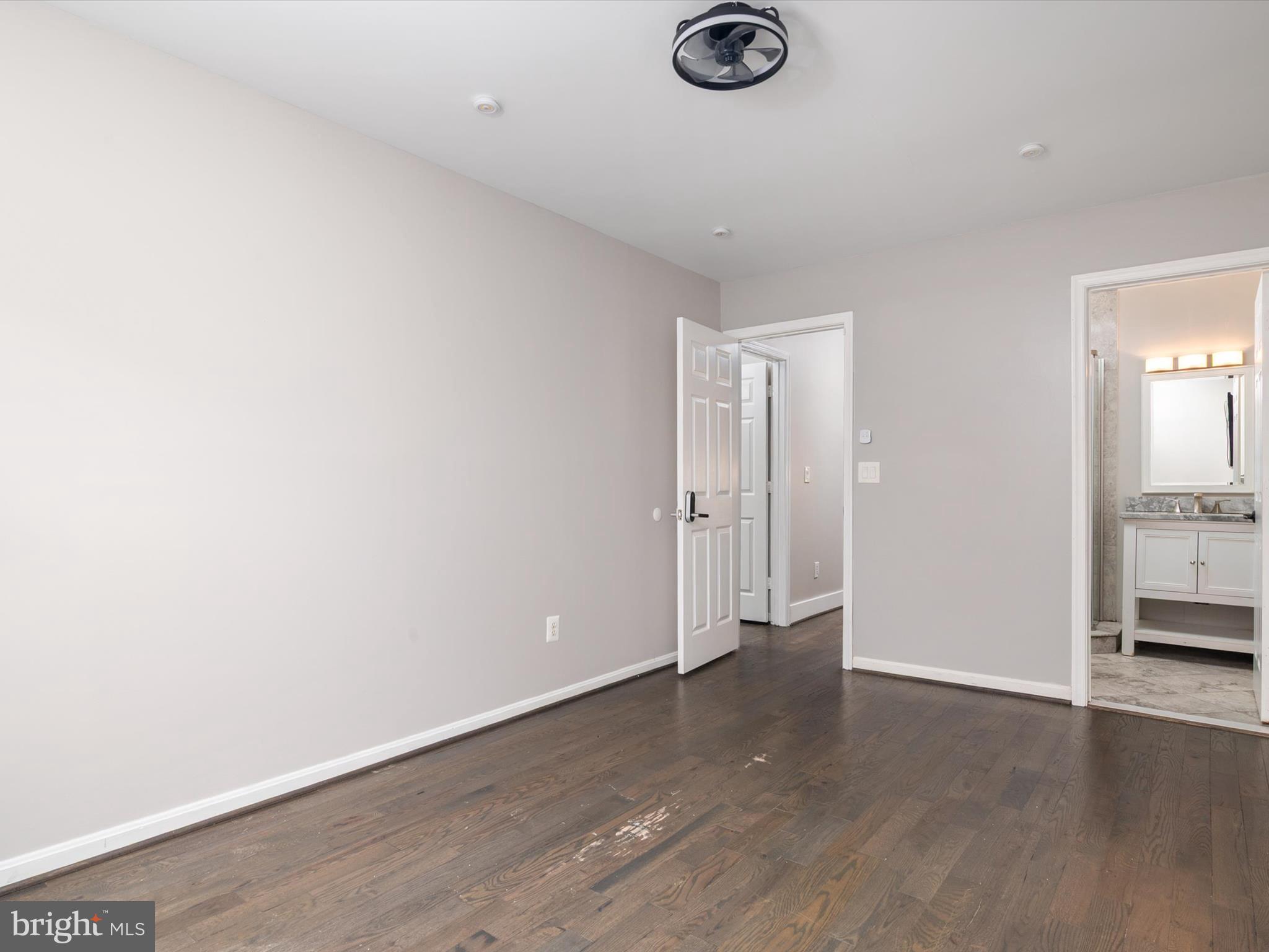 ASHTON - Residential