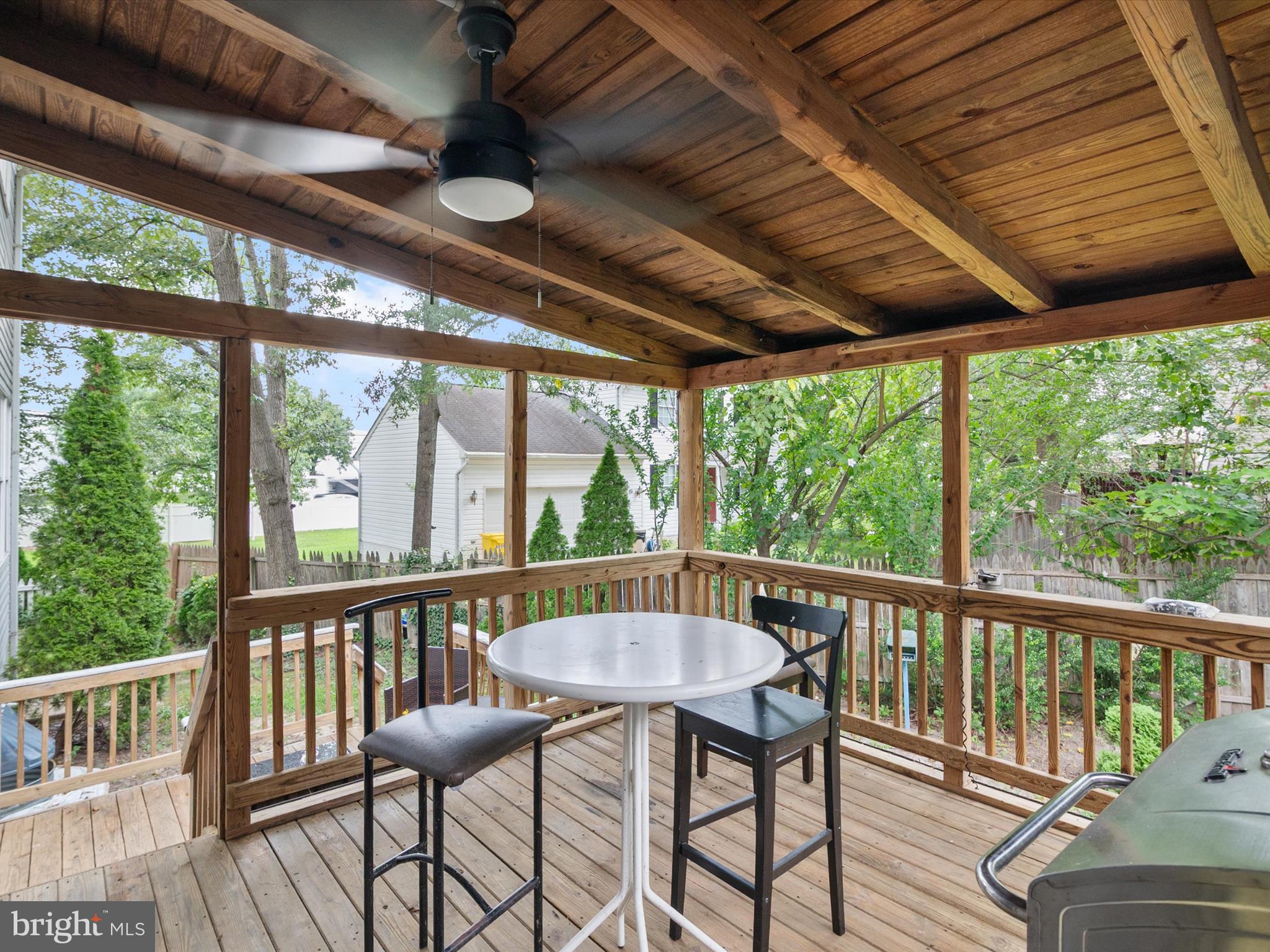 ASHTON - Residential