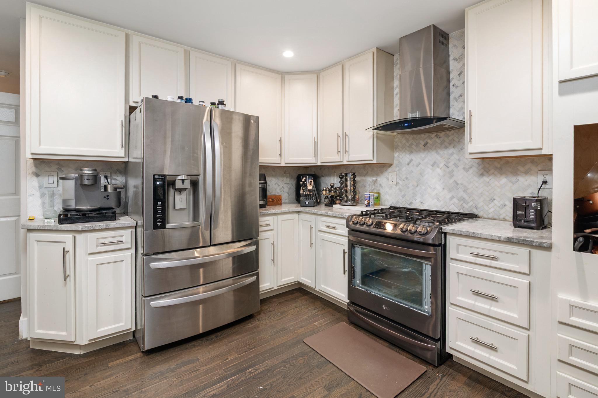 ASHTON - Residential