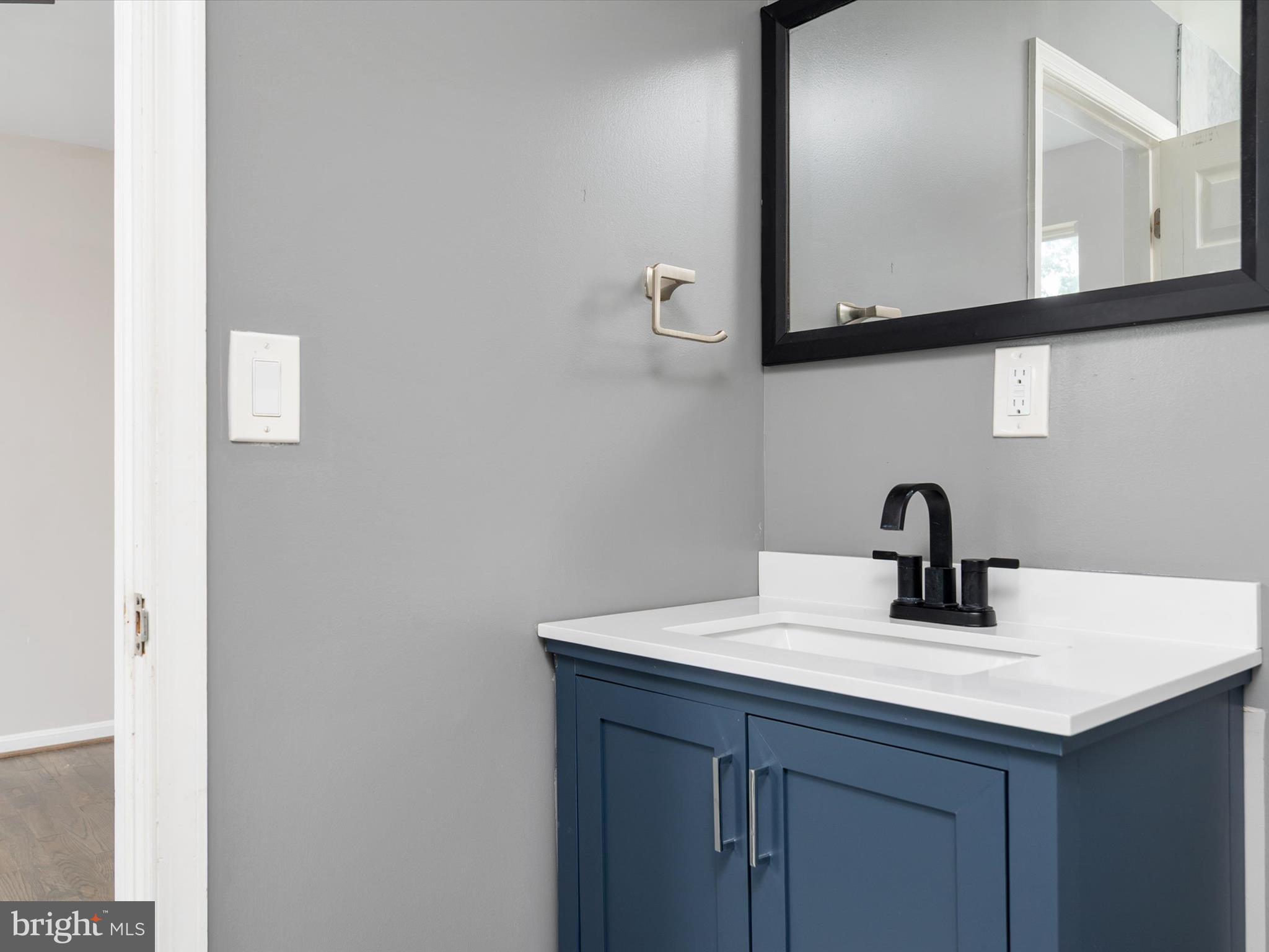 ASHTON - Residential