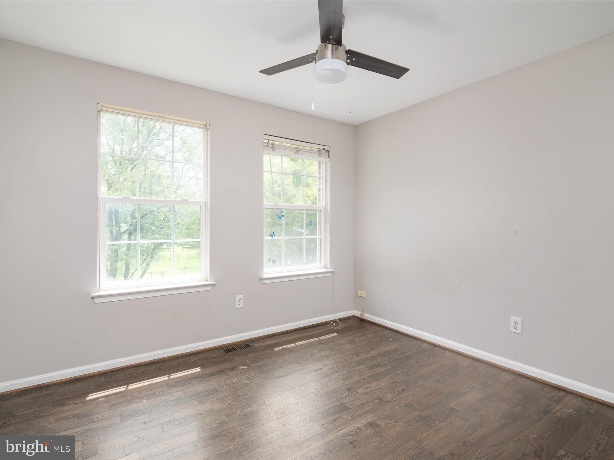 ASHTON - Residential