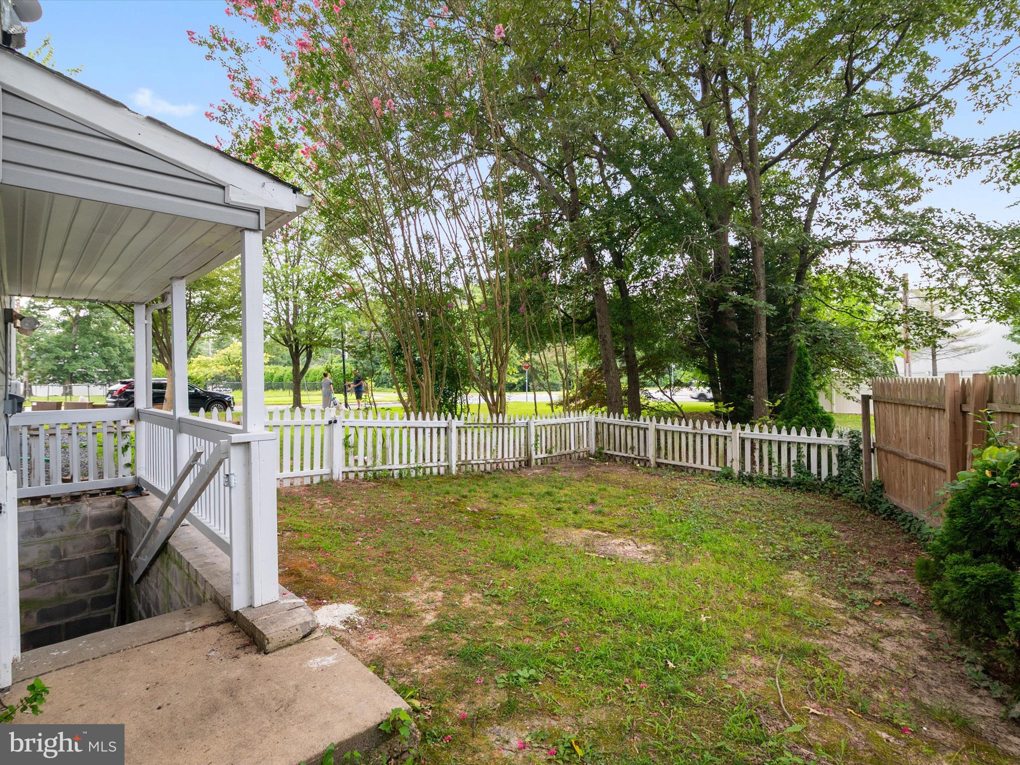 ASHTON - Residential