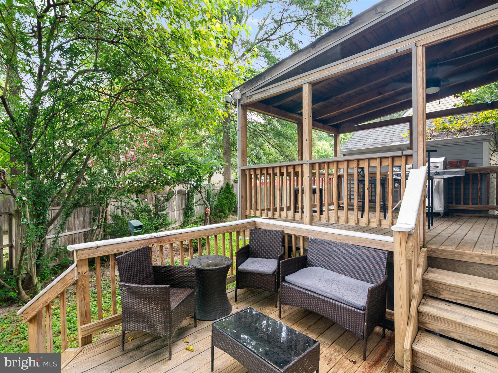 ASHTON - Residential