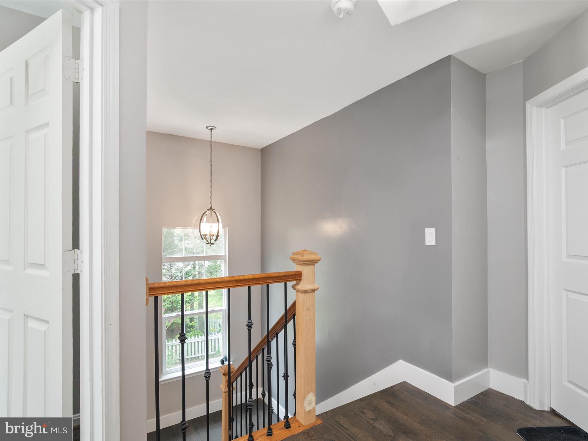 ASHTON - Residential