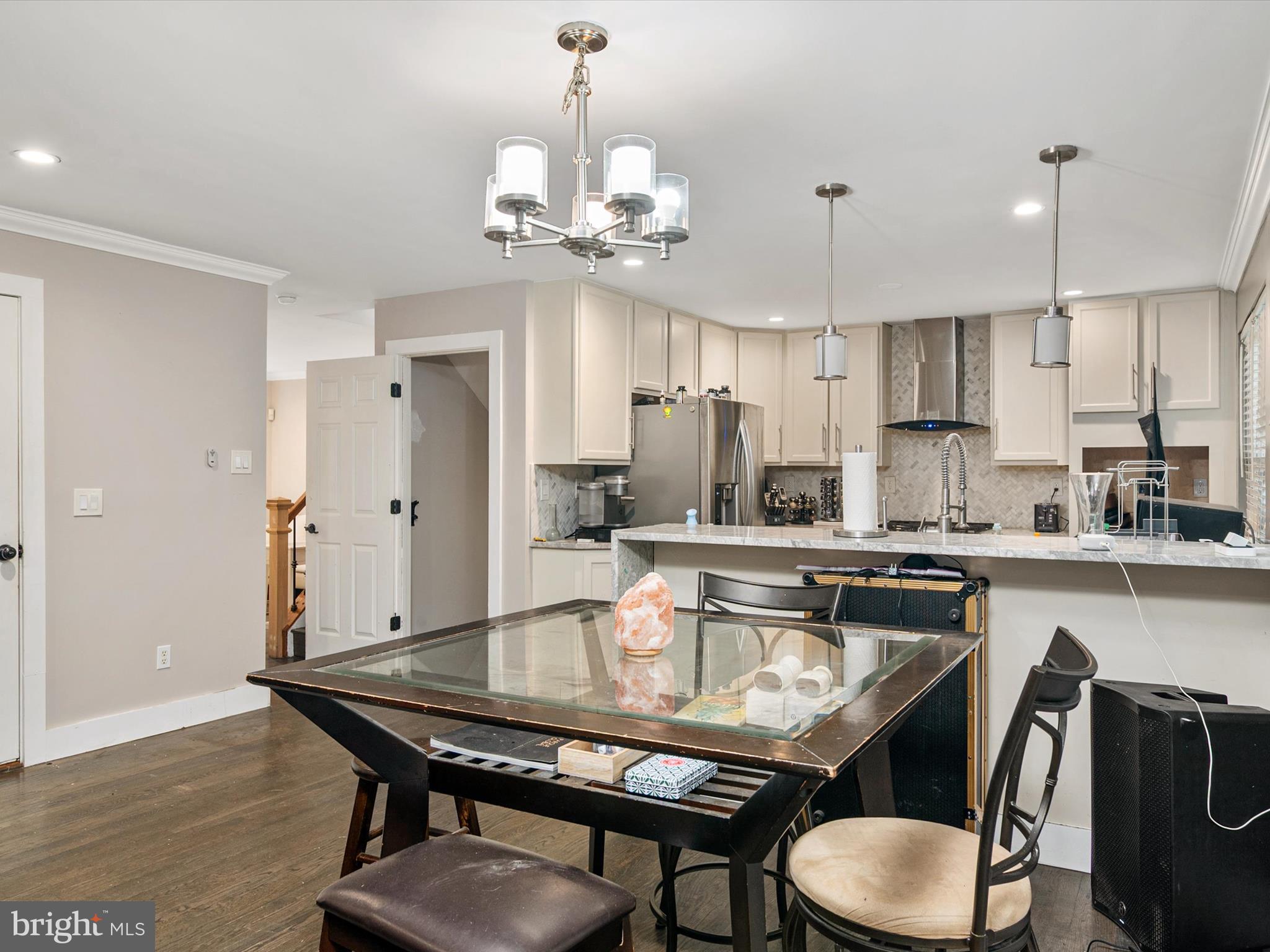 ASHTON - Residential