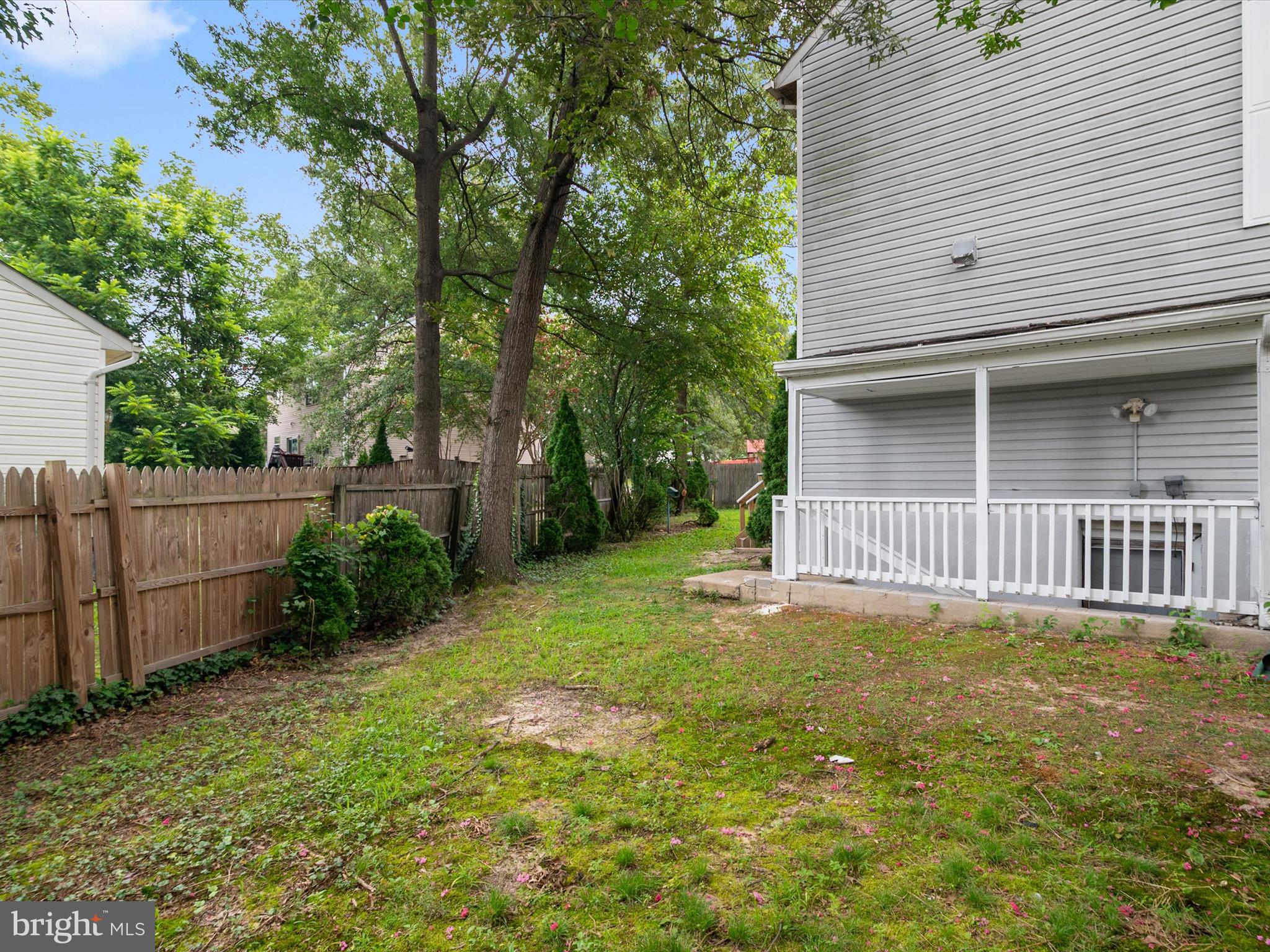 ASHTON - Residential