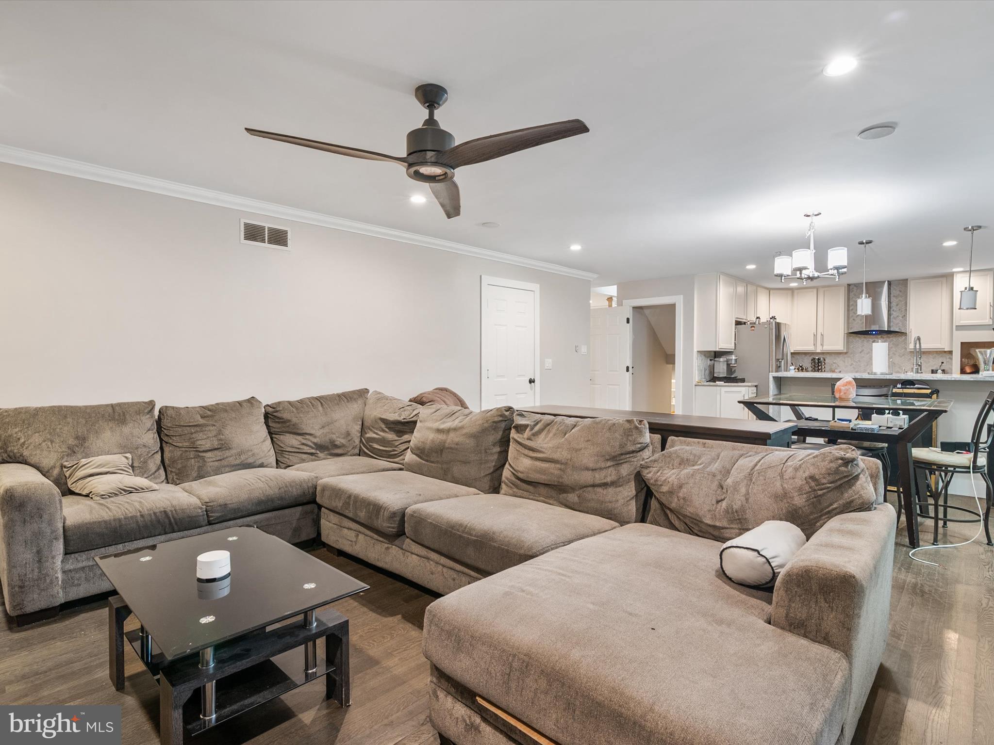 ASHTON - Residential