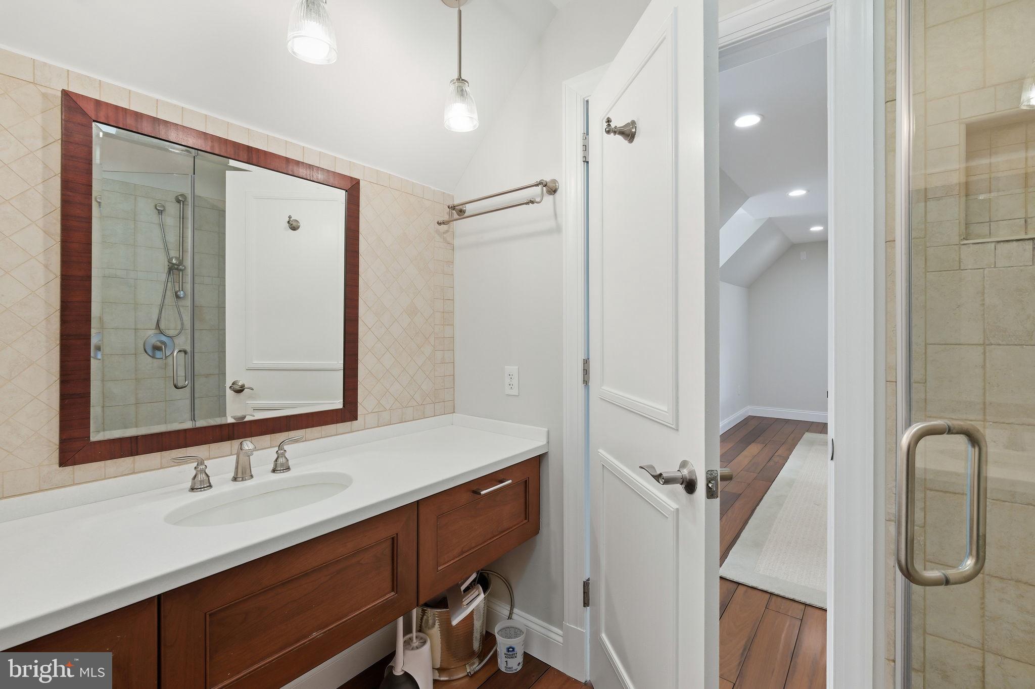 AVERY VILLAGE - Residential