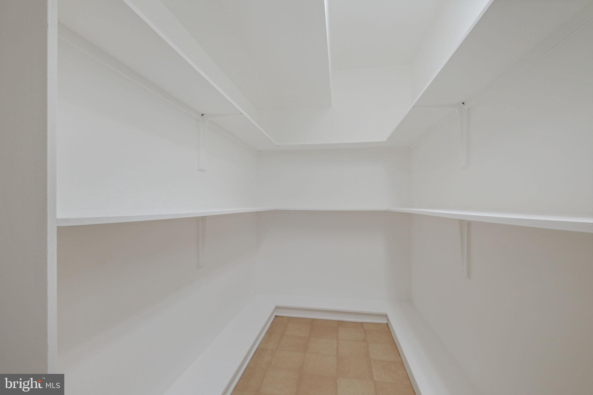 AVERY VILLAGE - Residential