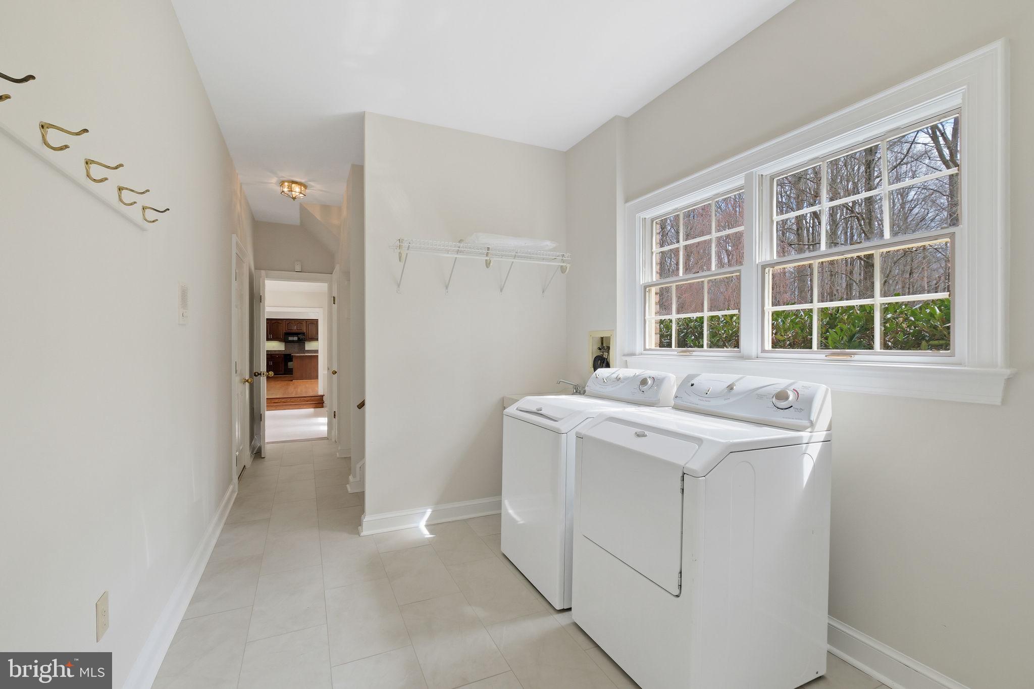 AVERY VILLAGE - Residential