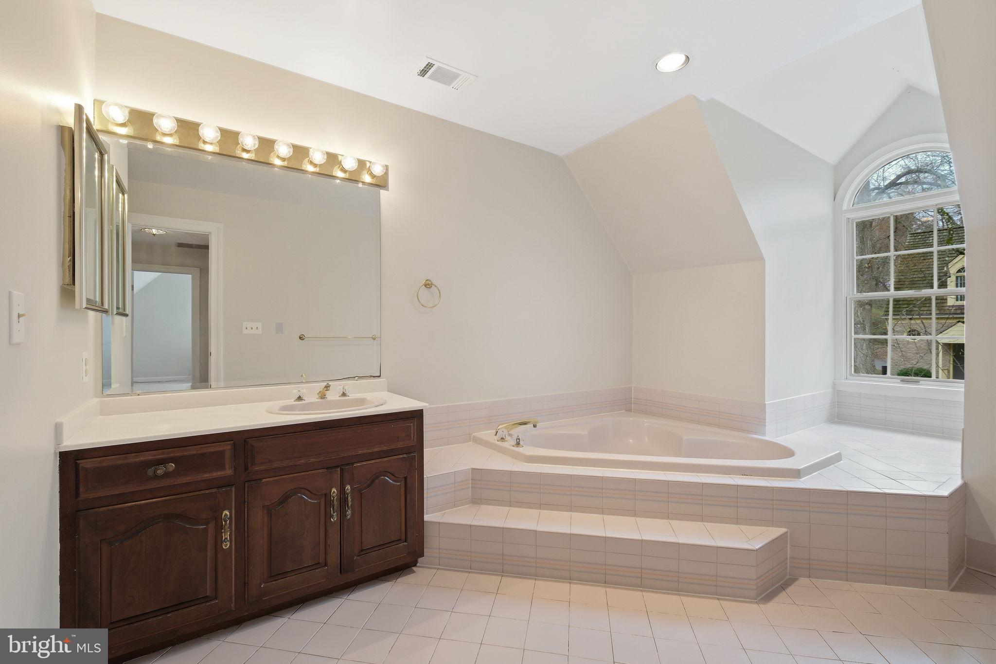 AVERY VILLAGE - Residential