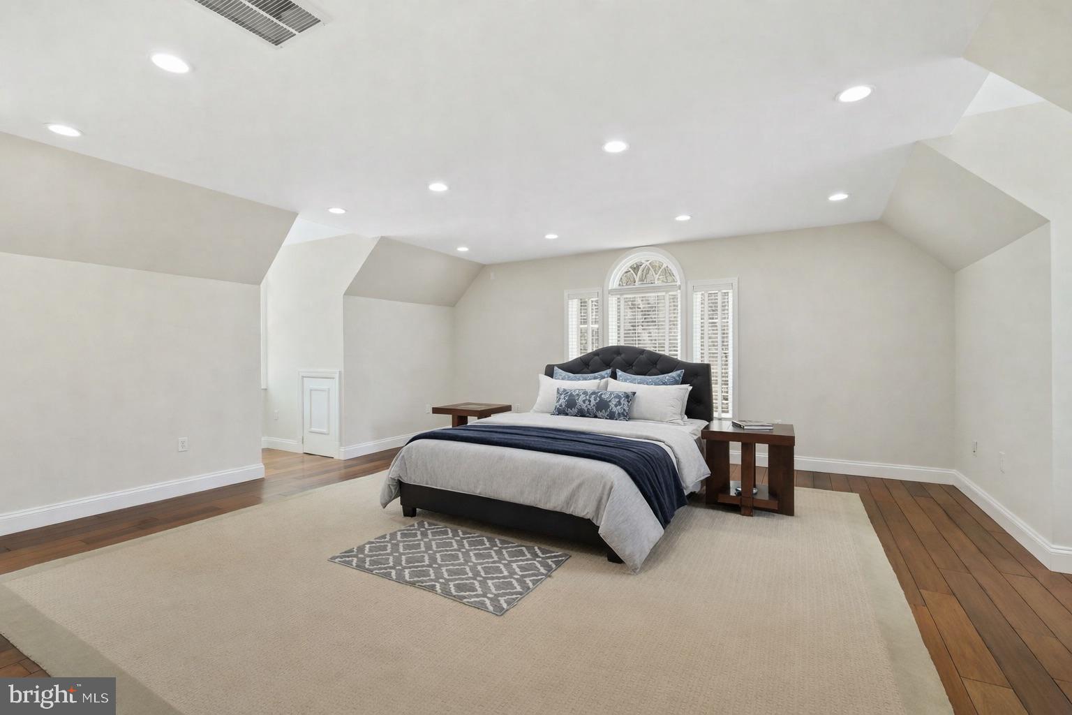 AVERY VILLAGE - Residential