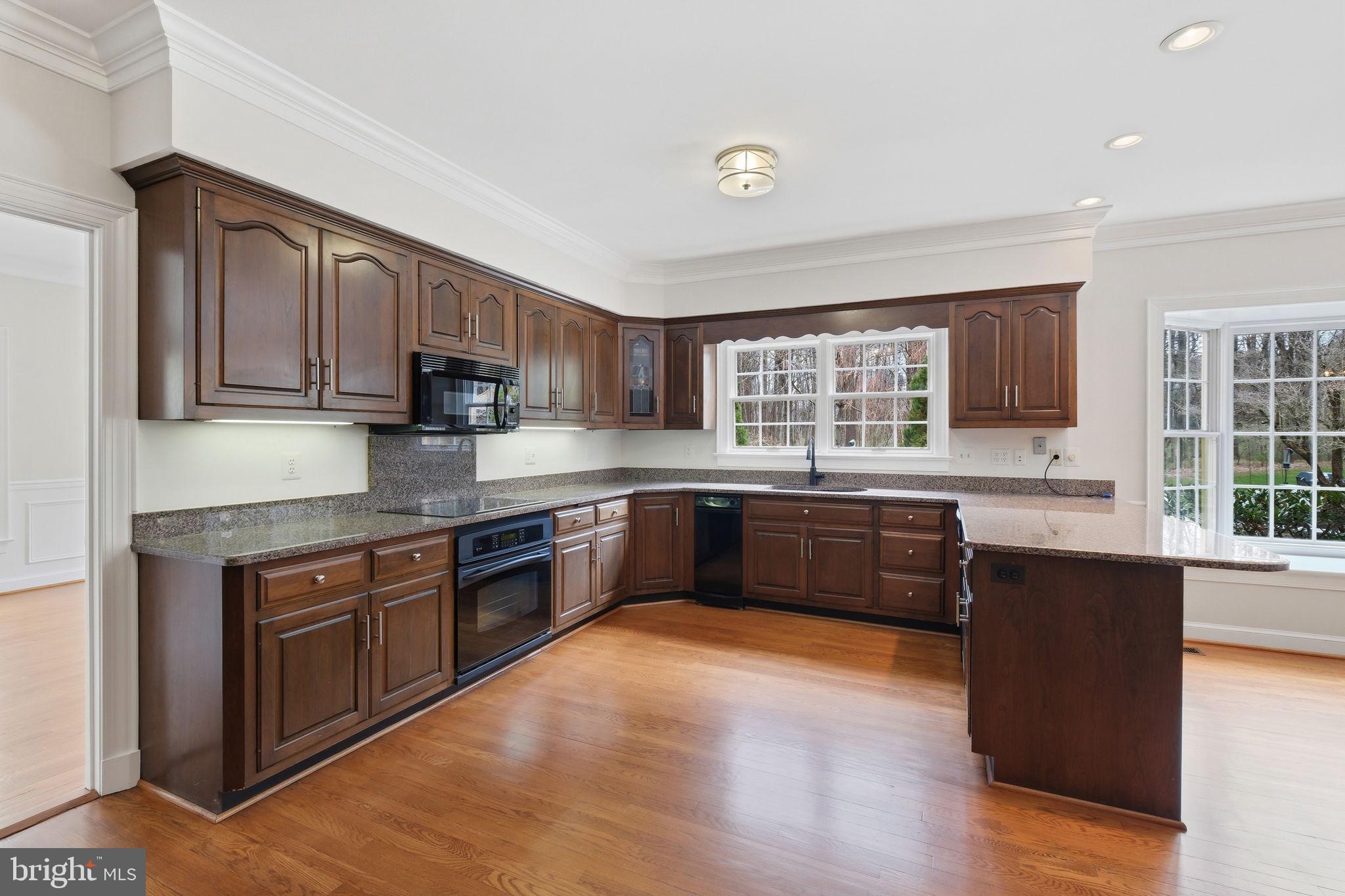 AVERY VILLAGE - Residential