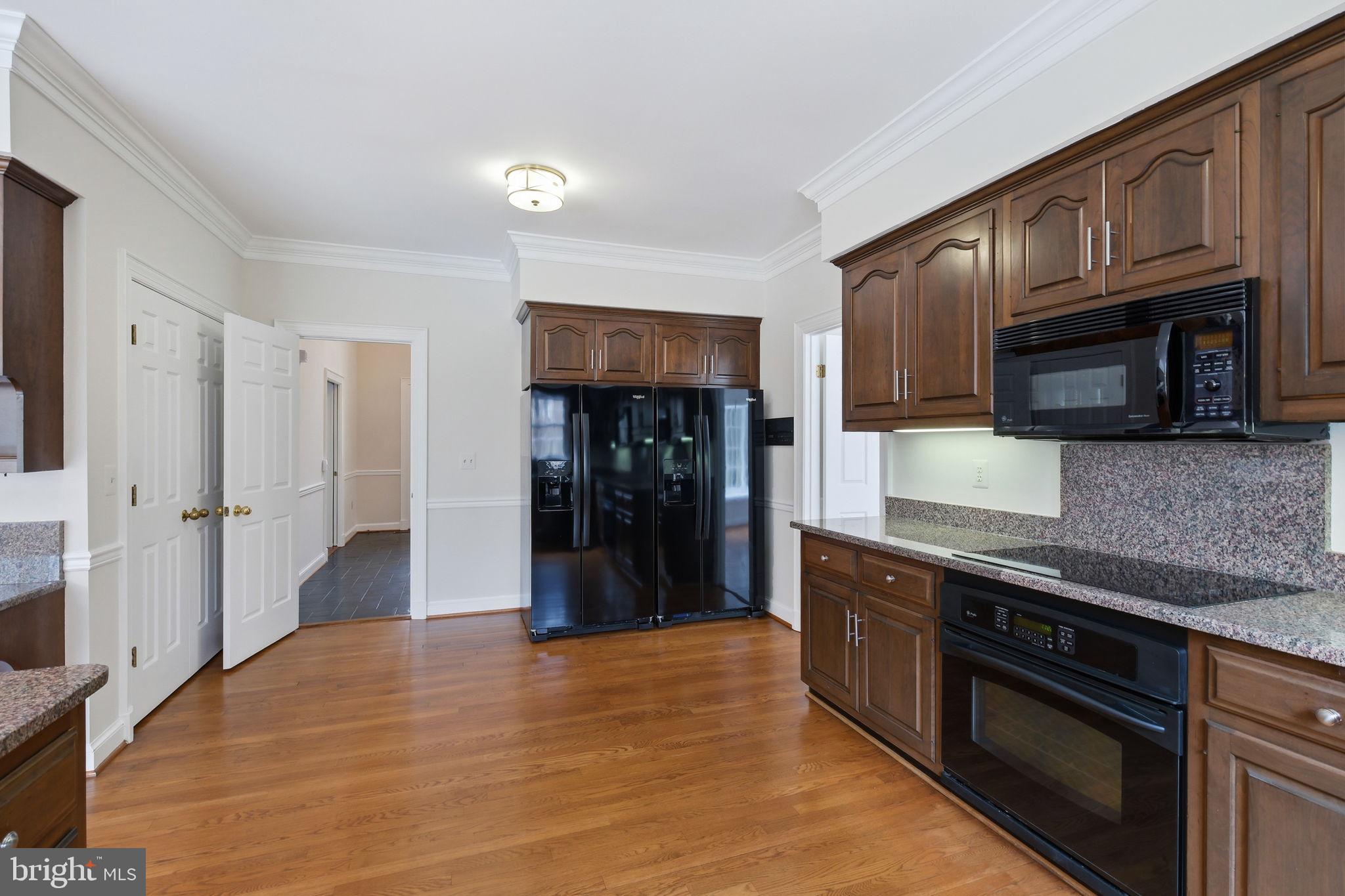 AVERY VILLAGE - Residential