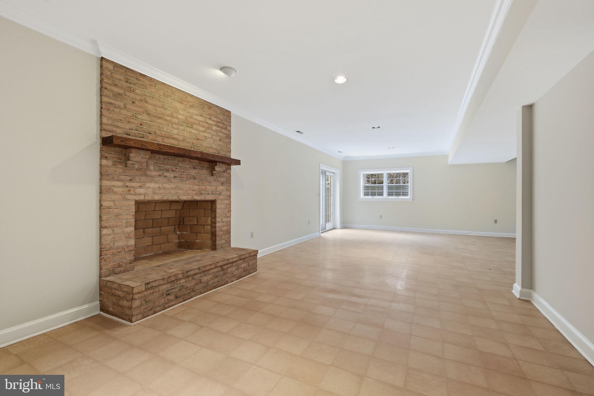 AVERY VILLAGE - Residential