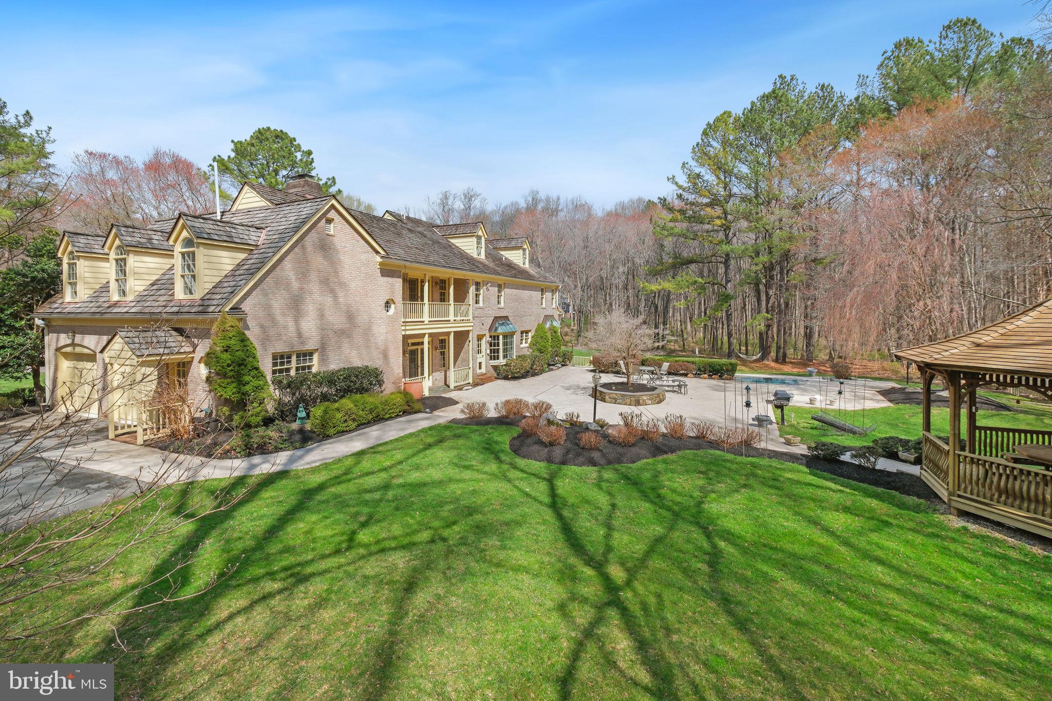 AVERY VILLAGE - Residential