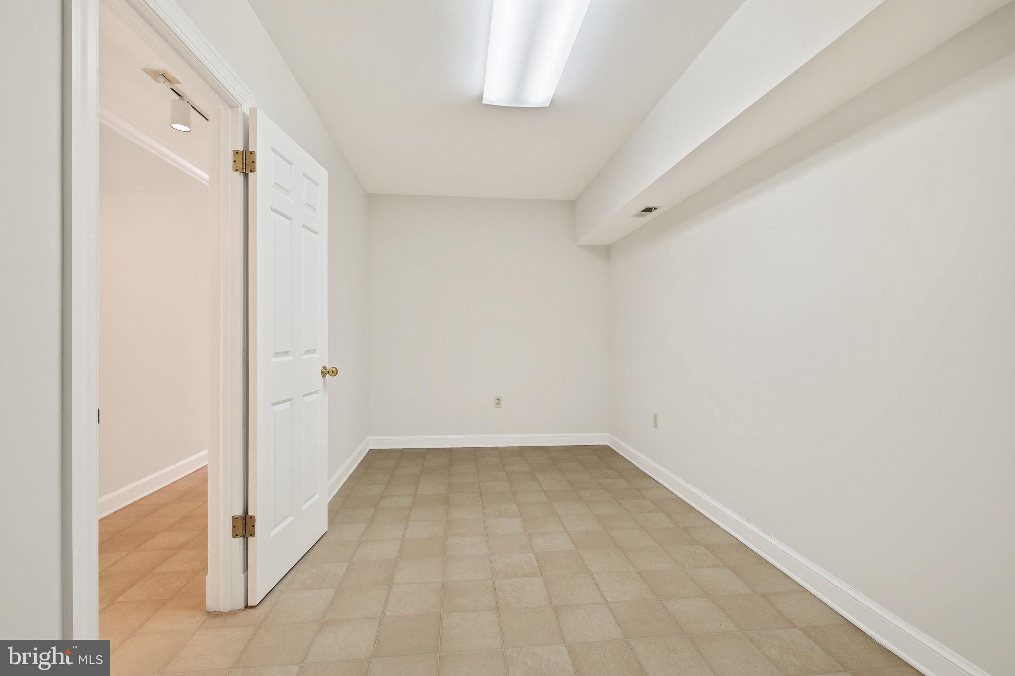 AVERY VILLAGE - Residential