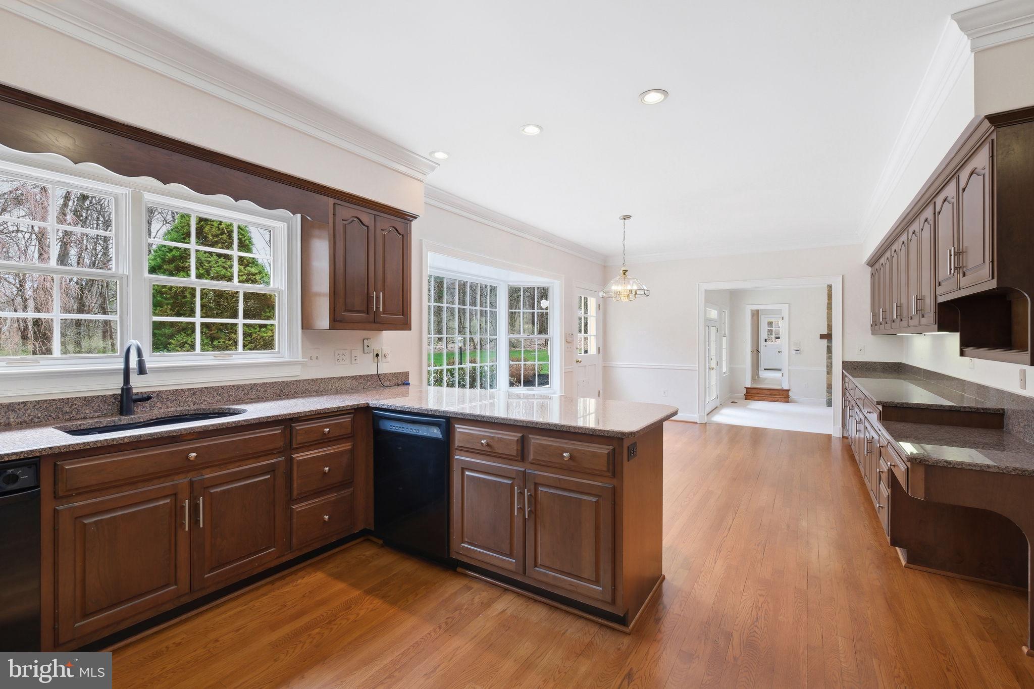 AVERY VILLAGE - Residential