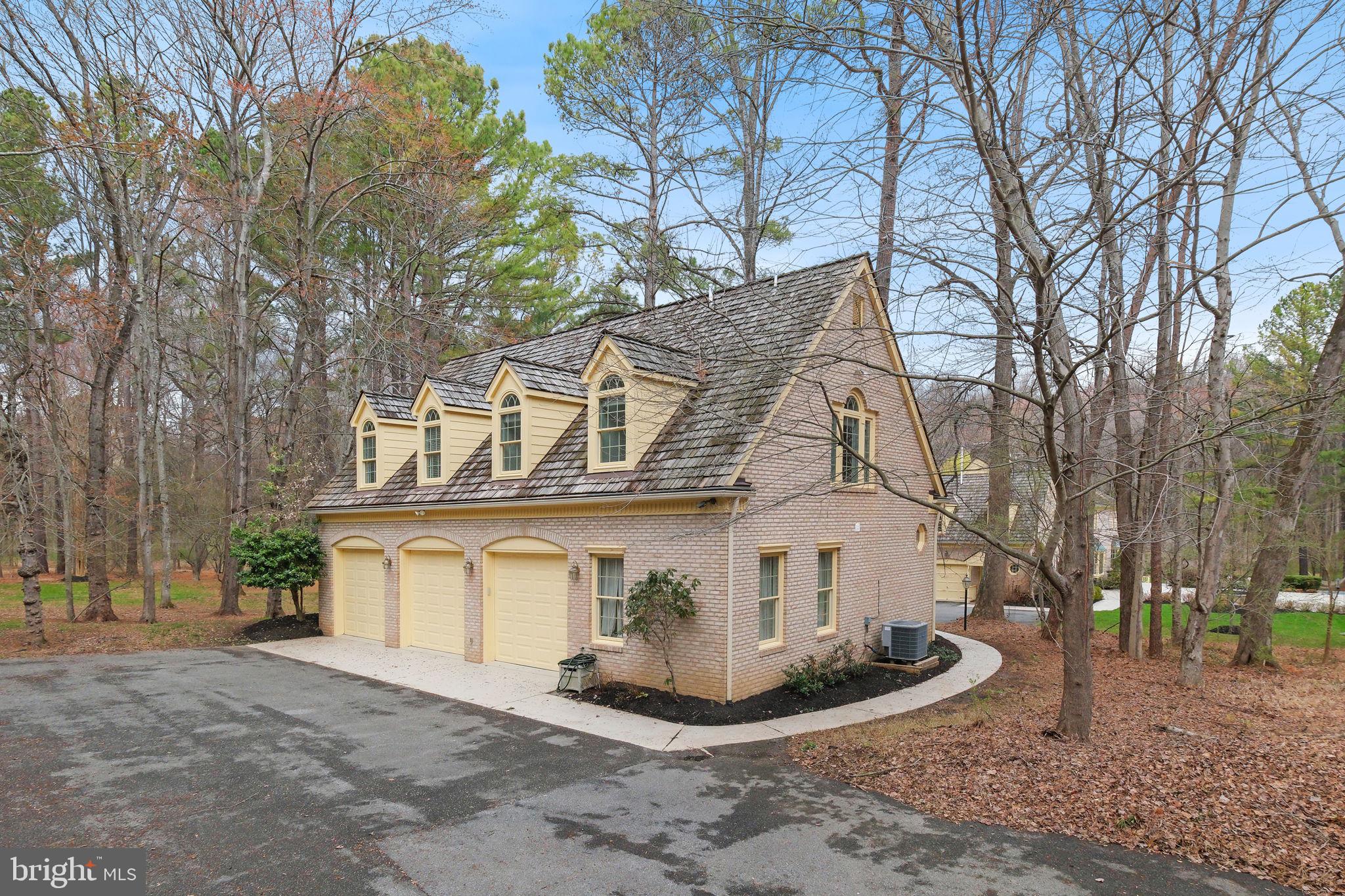 AVERY VILLAGE - Residential