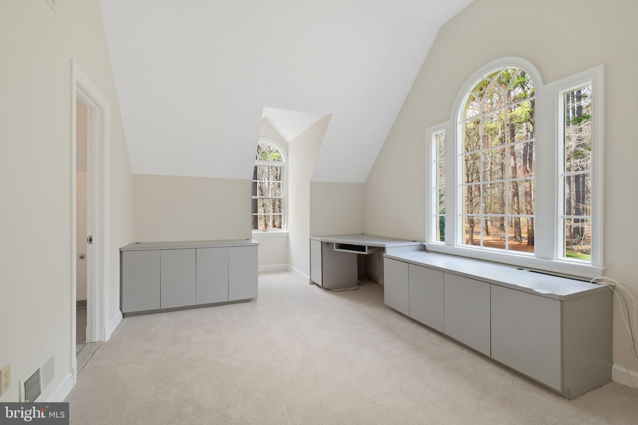 AVERY VILLAGE - Residential