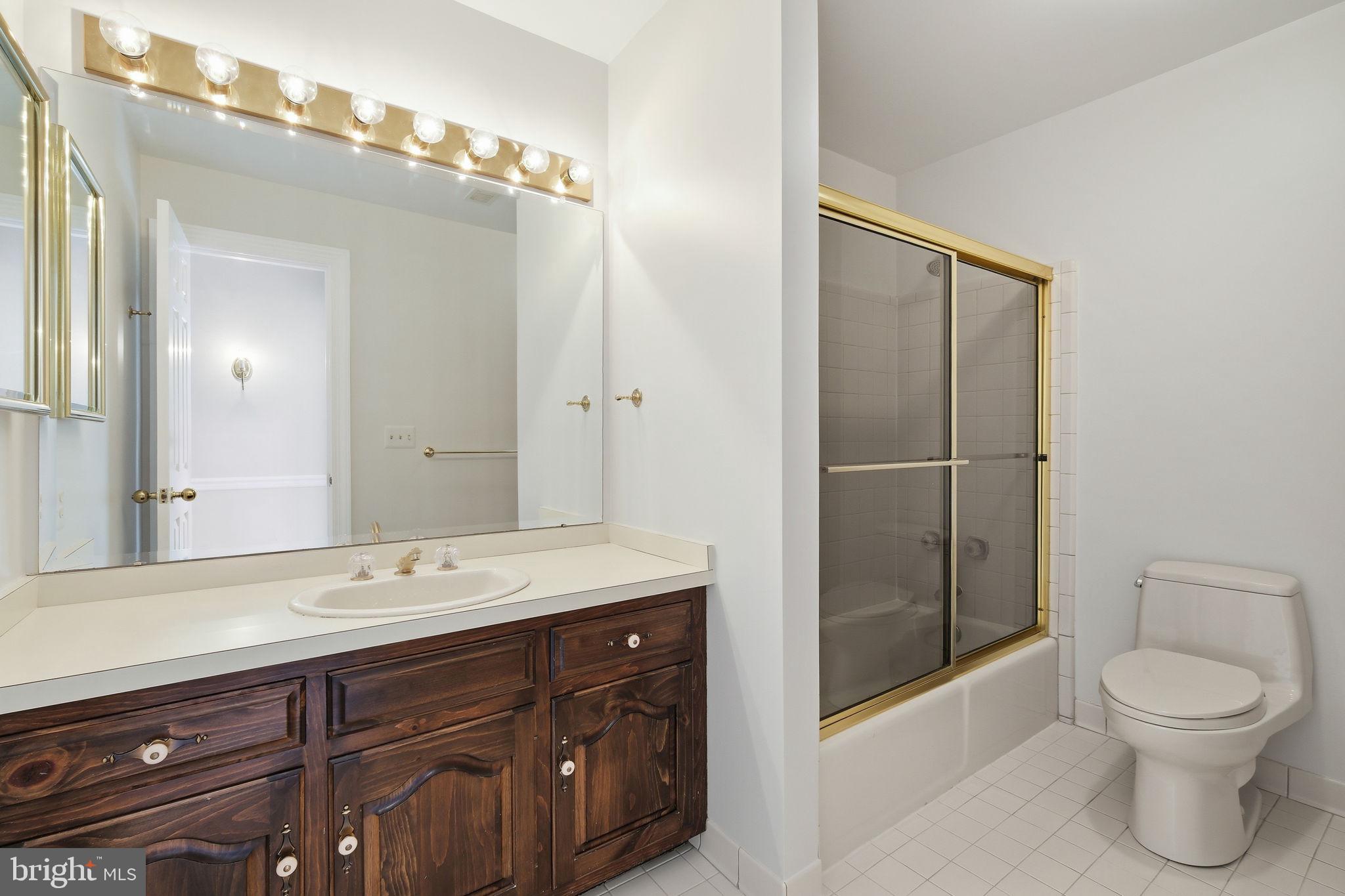 AVERY VILLAGE - Residential