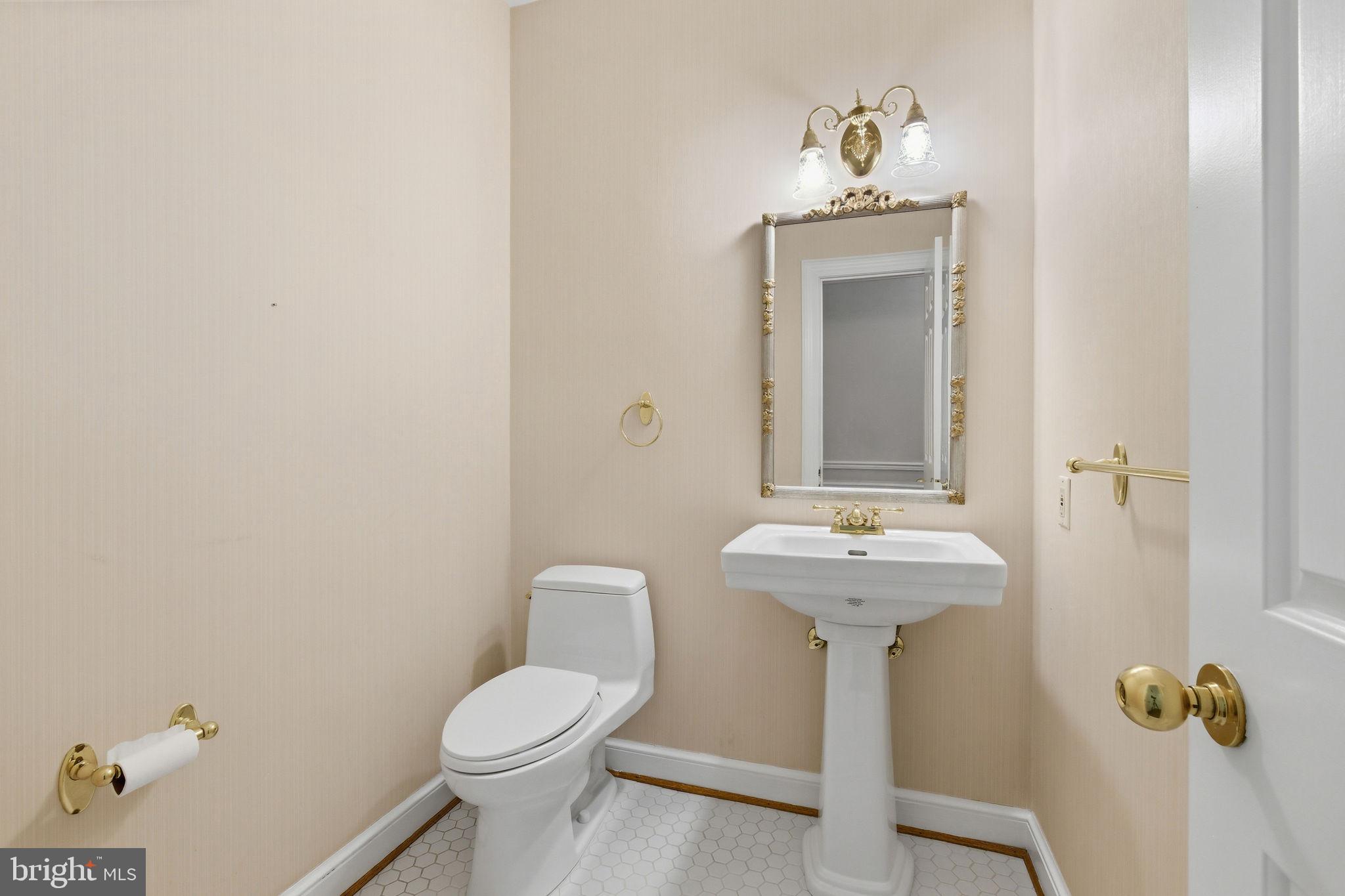 AVERY VILLAGE - Residential