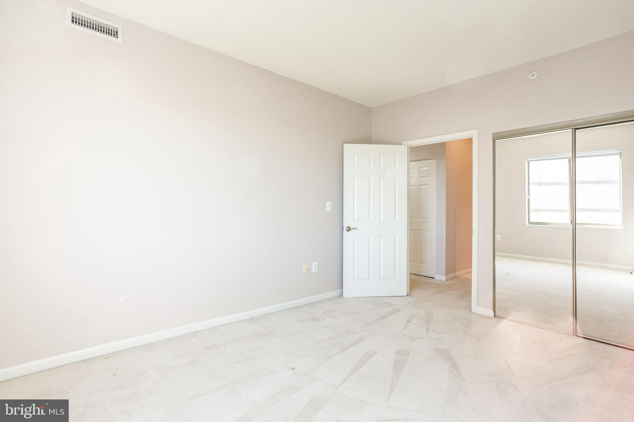 LANSDOWNE WOODS - Residential Lease