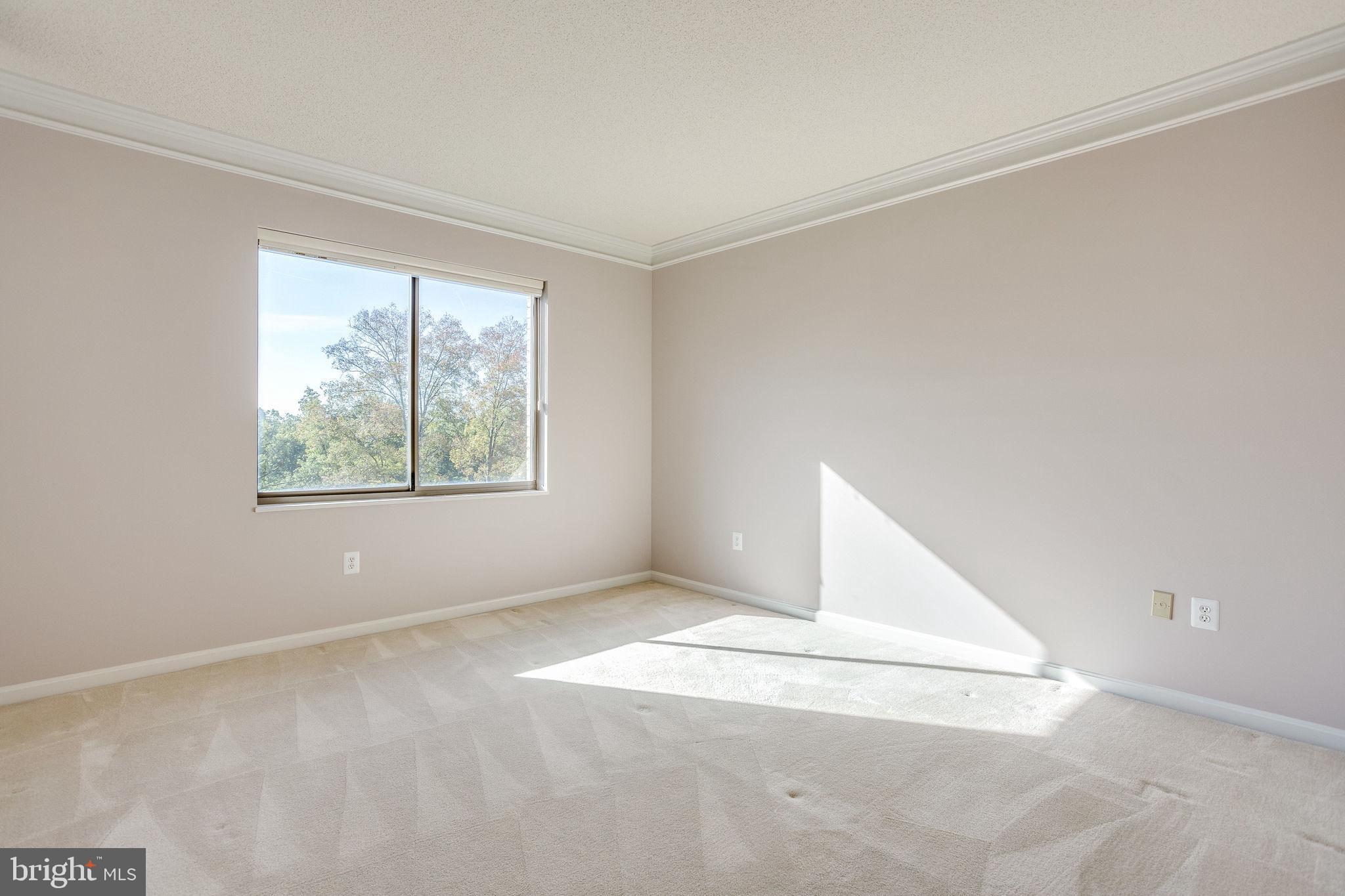 LANSDOWNE WOODS - Residential Lease