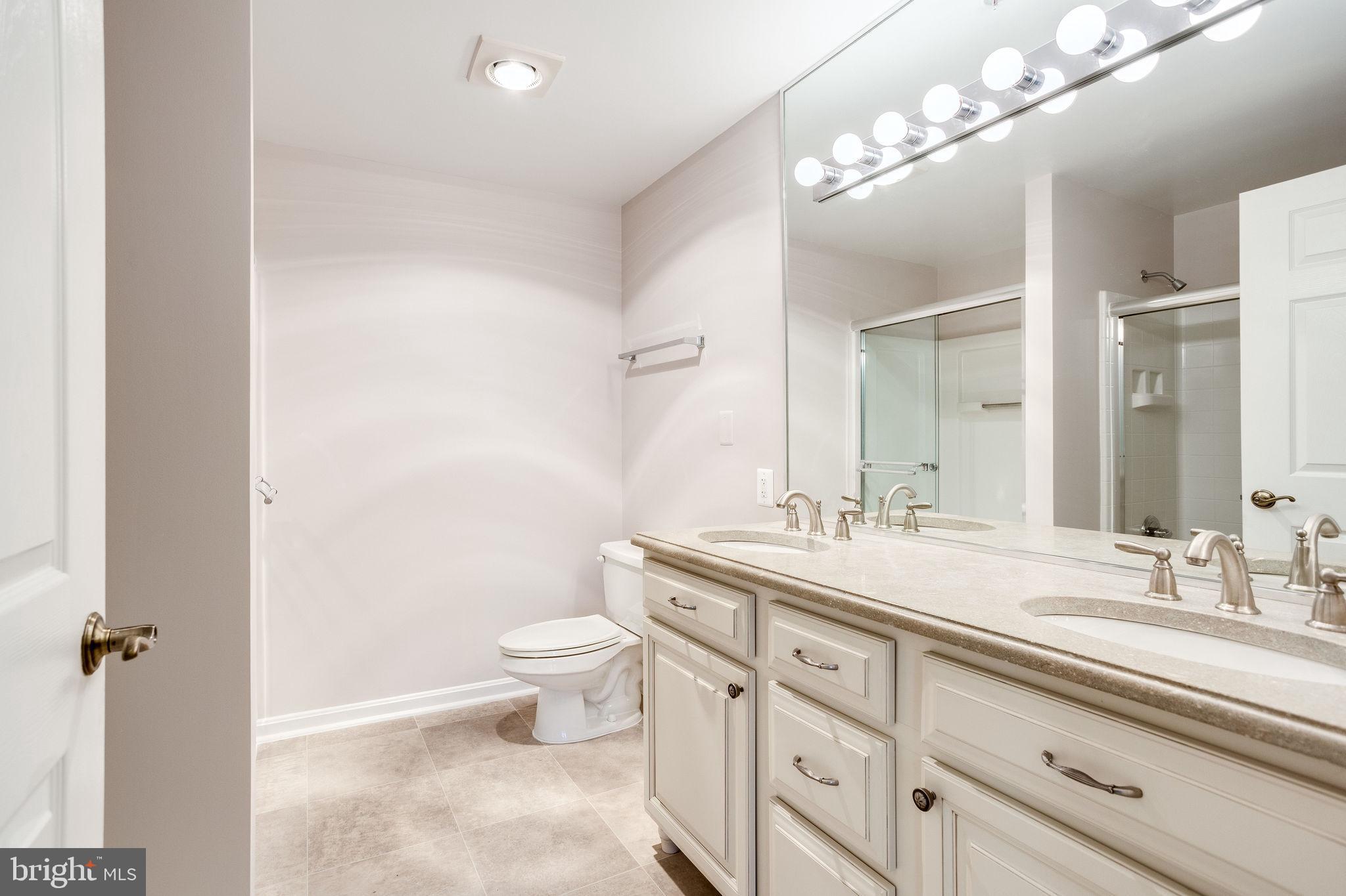 LANSDOWNE WOODS - Residential Lease