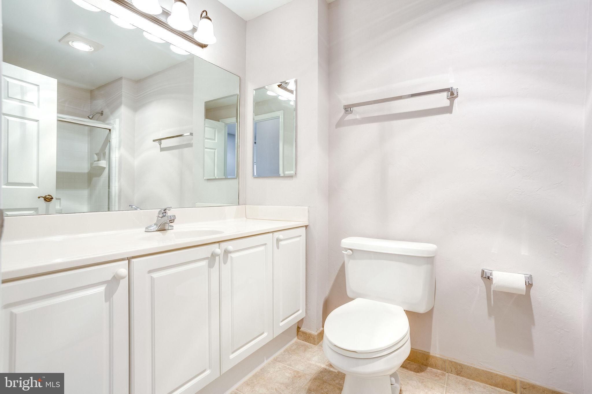 LANSDOWNE WOODS - Residential Lease