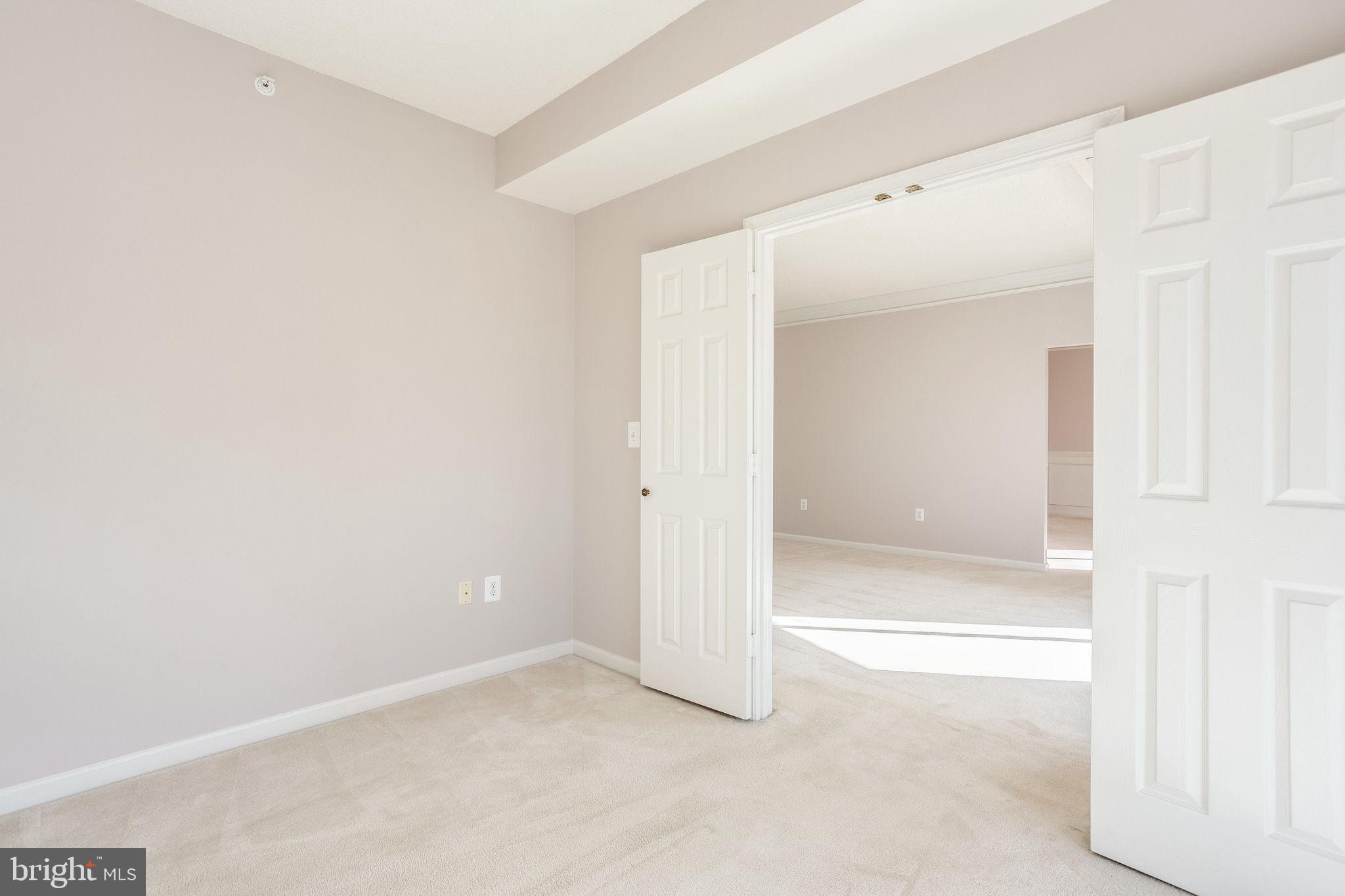 LANSDOWNE WOODS - Residential Lease