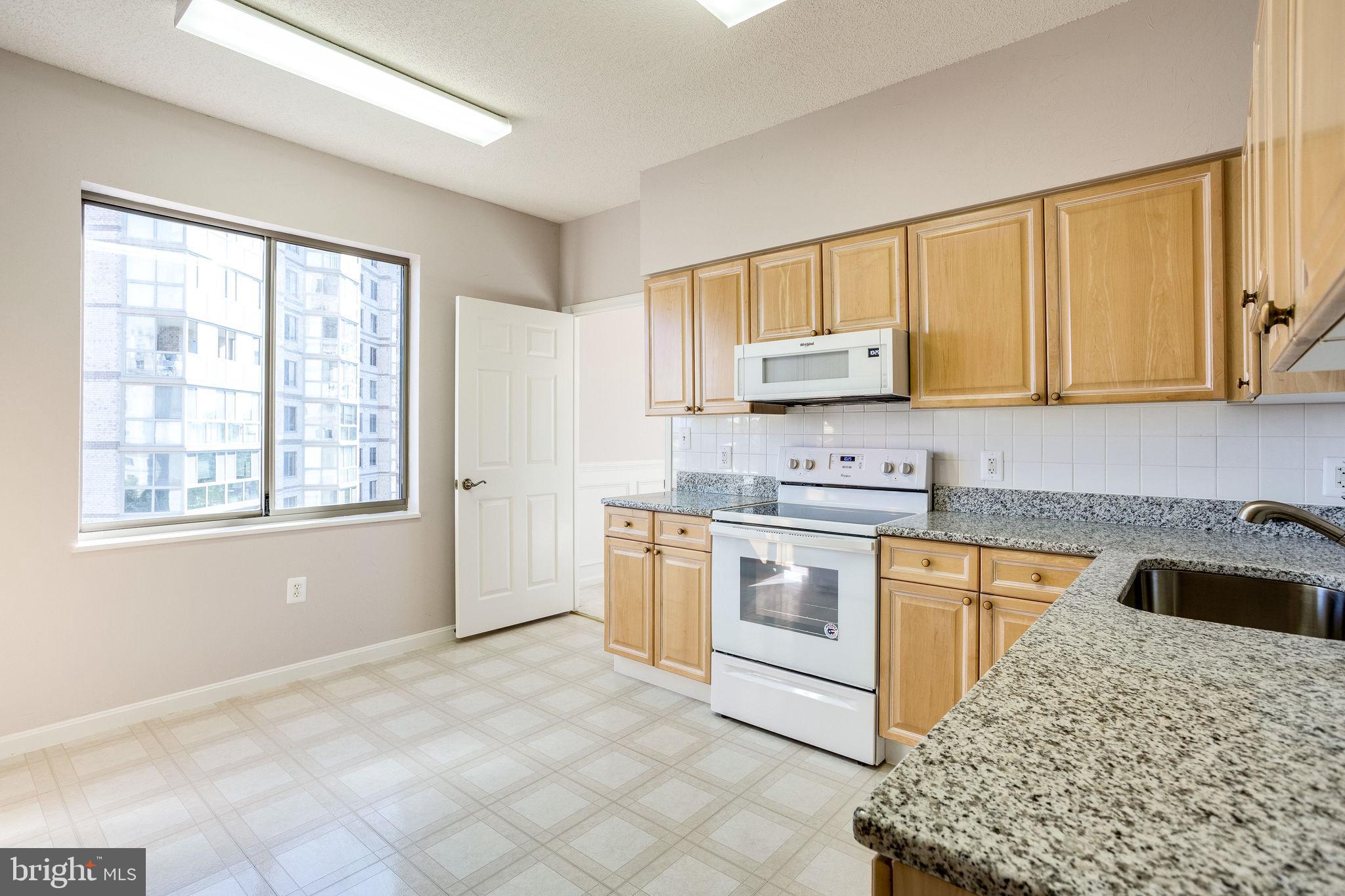 LANSDOWNE WOODS - Residential Lease