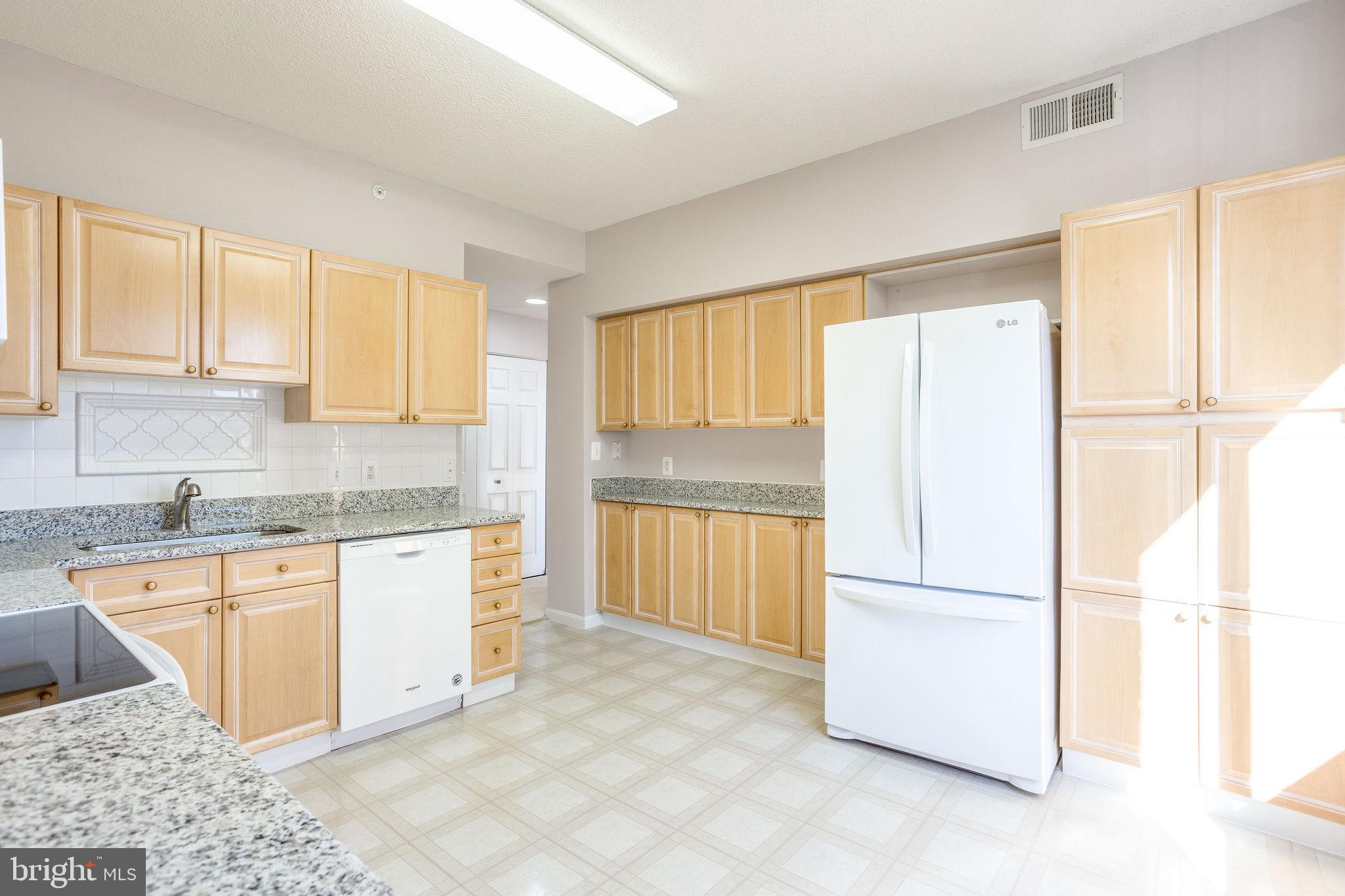 LANSDOWNE WOODS - Residential Lease