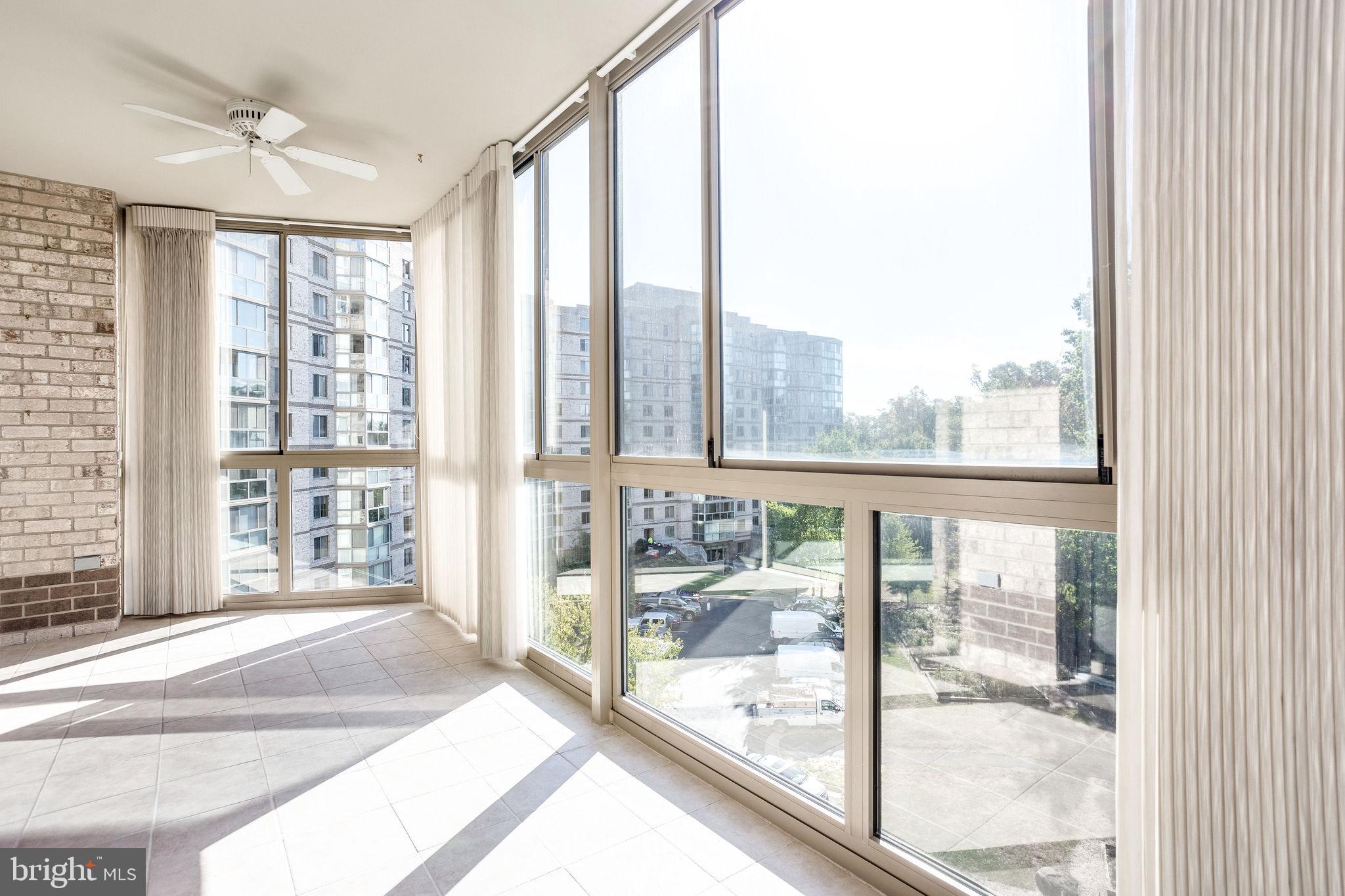 LANSDOWNE WOODS - Residential Lease