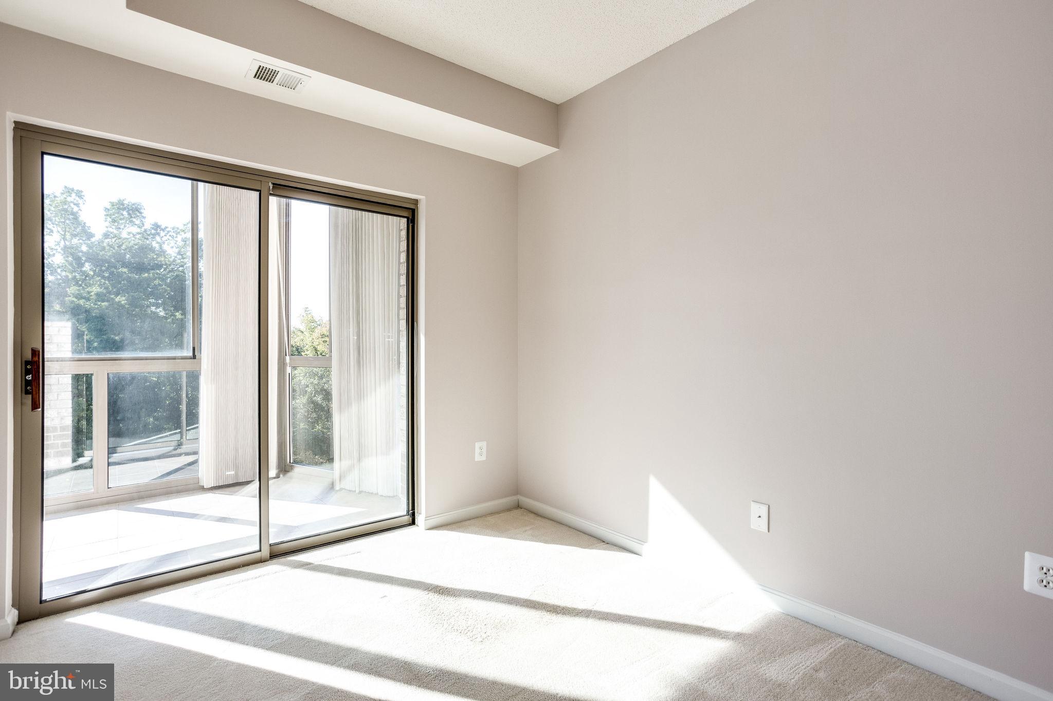 LANSDOWNE WOODS - Residential Lease