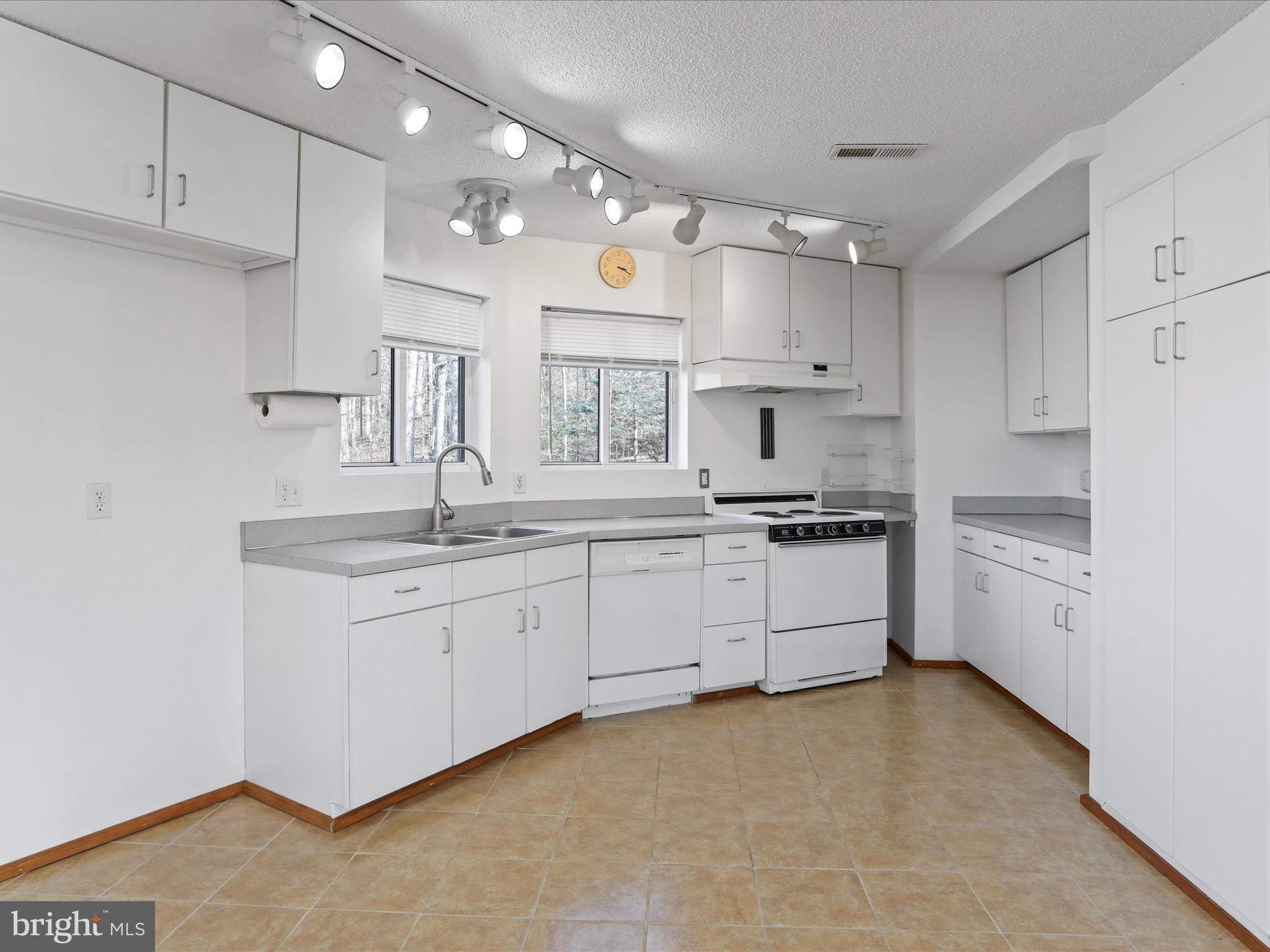 MOUNTAIN WALK - Residential