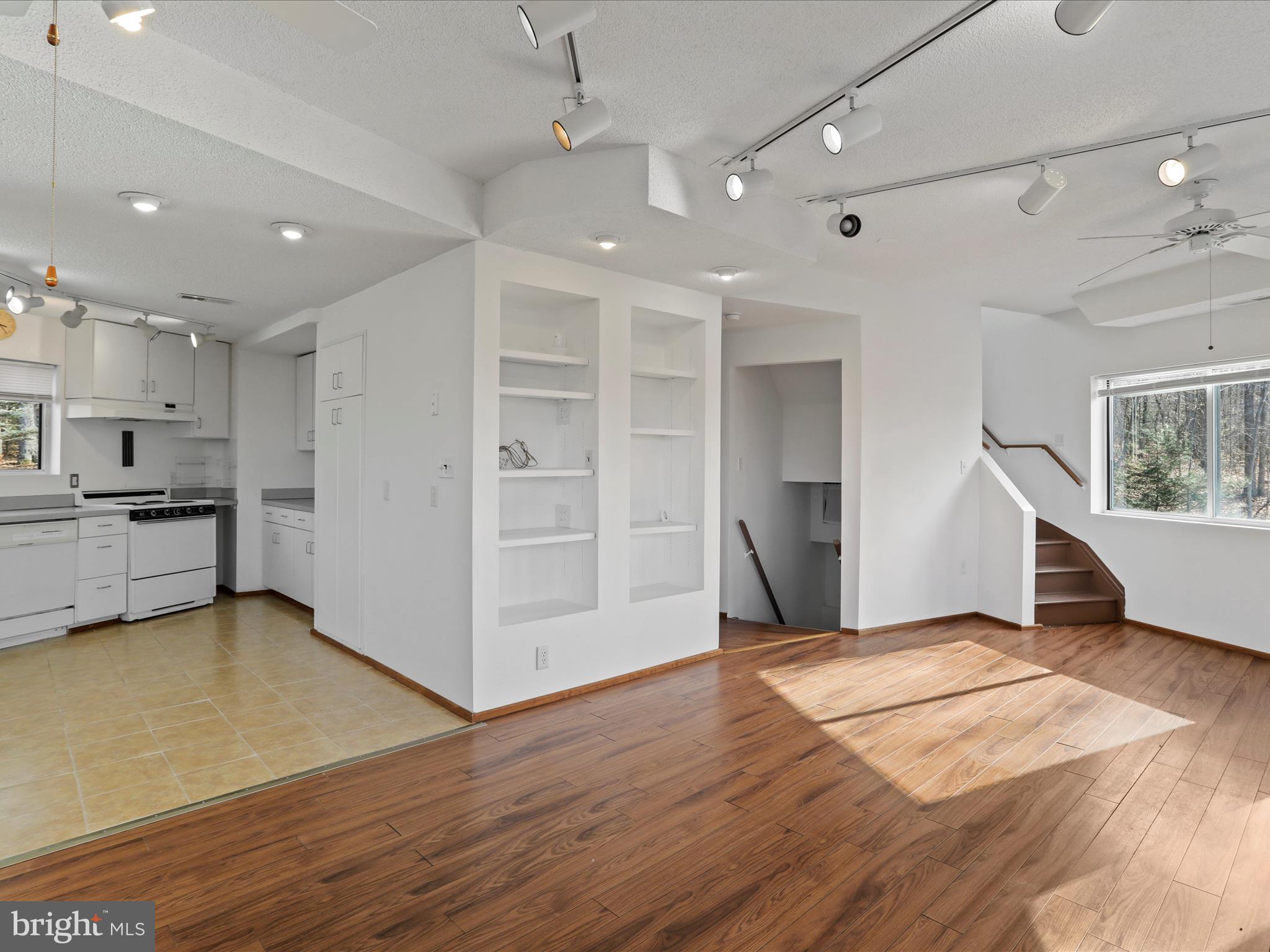 MOUNTAIN WALK - Residential