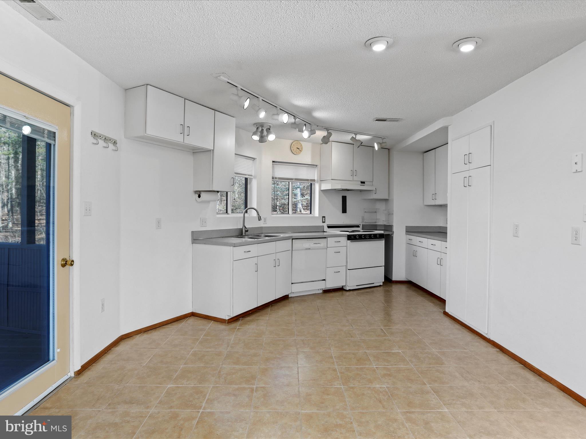 MOUNTAIN WALK - Residential