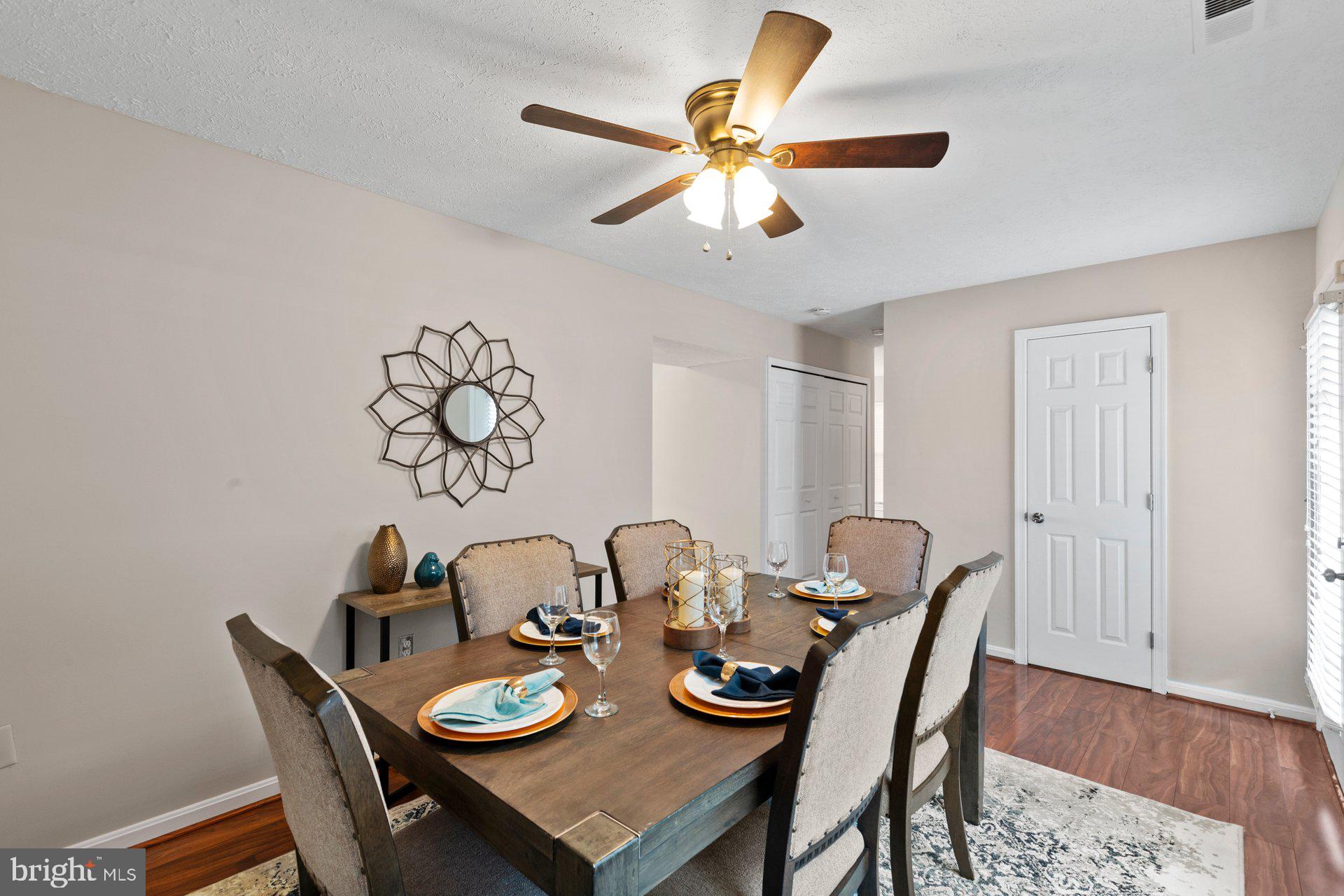 ST CHARLES HAMPSHIRE - Residential