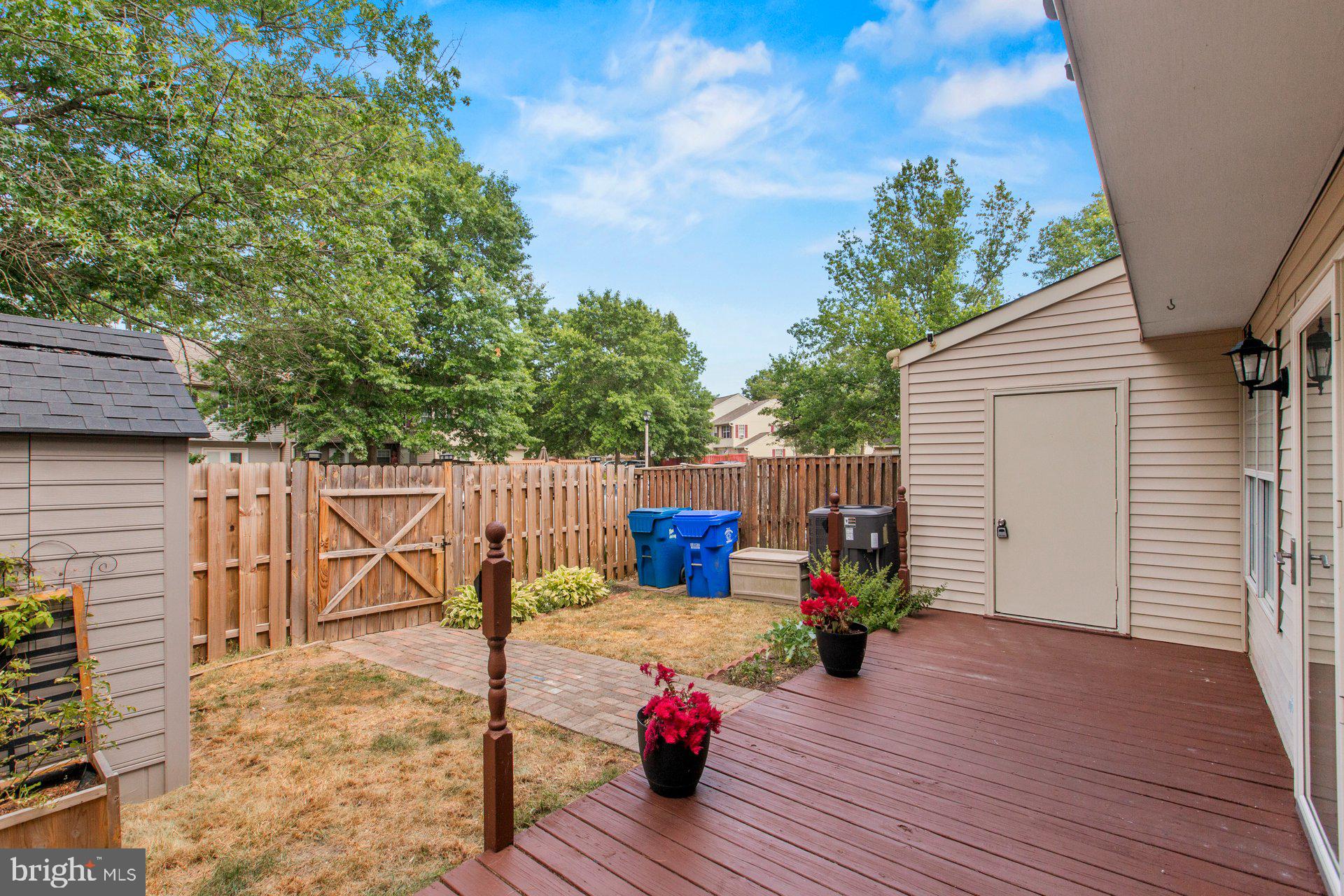 ST CHARLES HAMPSHIRE - Residential