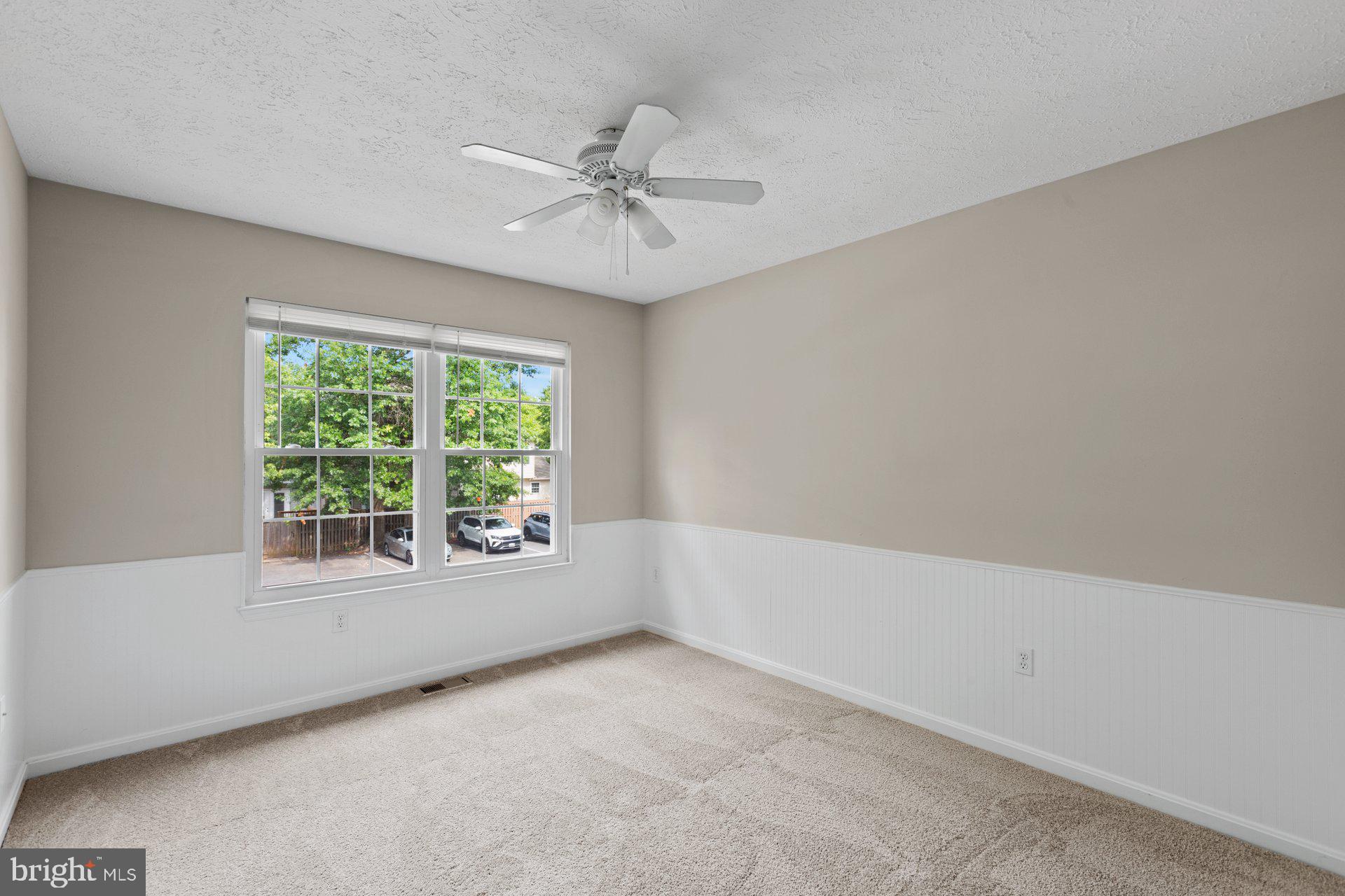 ST CHARLES HAMPSHIRE - Residential