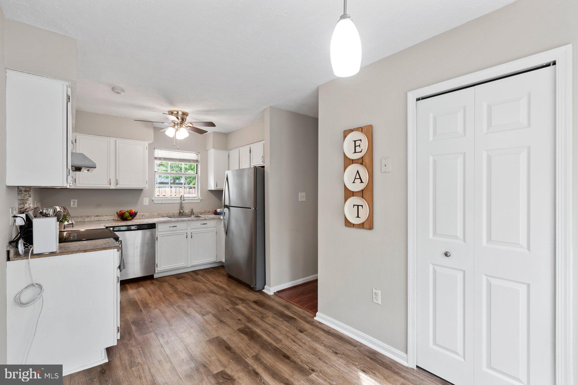 ST CHARLES HAMPSHIRE - Residential