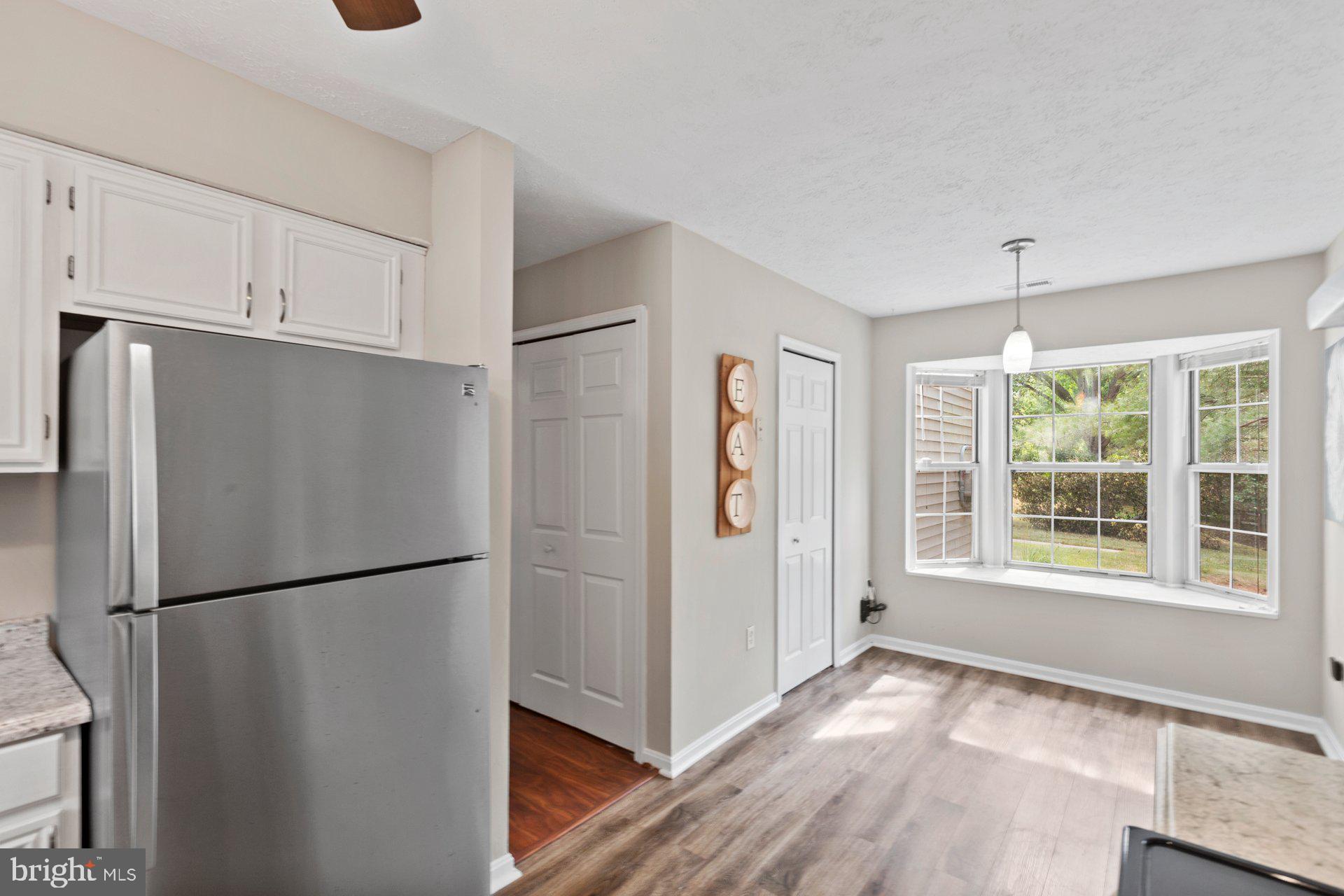 ST CHARLES HAMPSHIRE - Residential