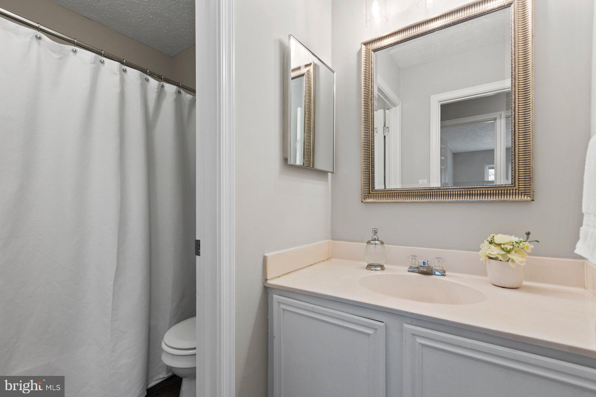 ST CHARLES HAMPSHIRE - Residential